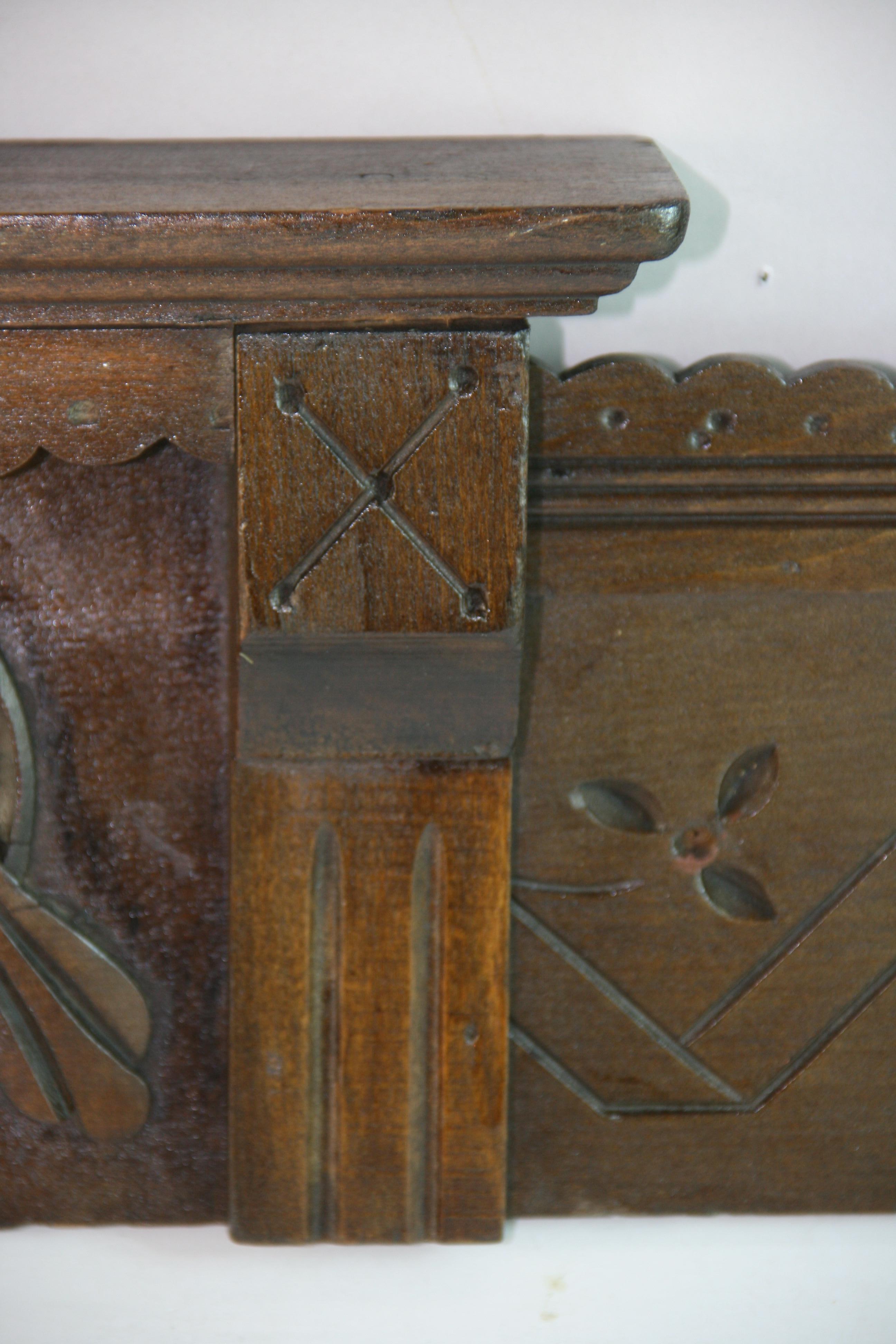Antique Carved Wood Overdoor Architectural Element im Angebot 6
