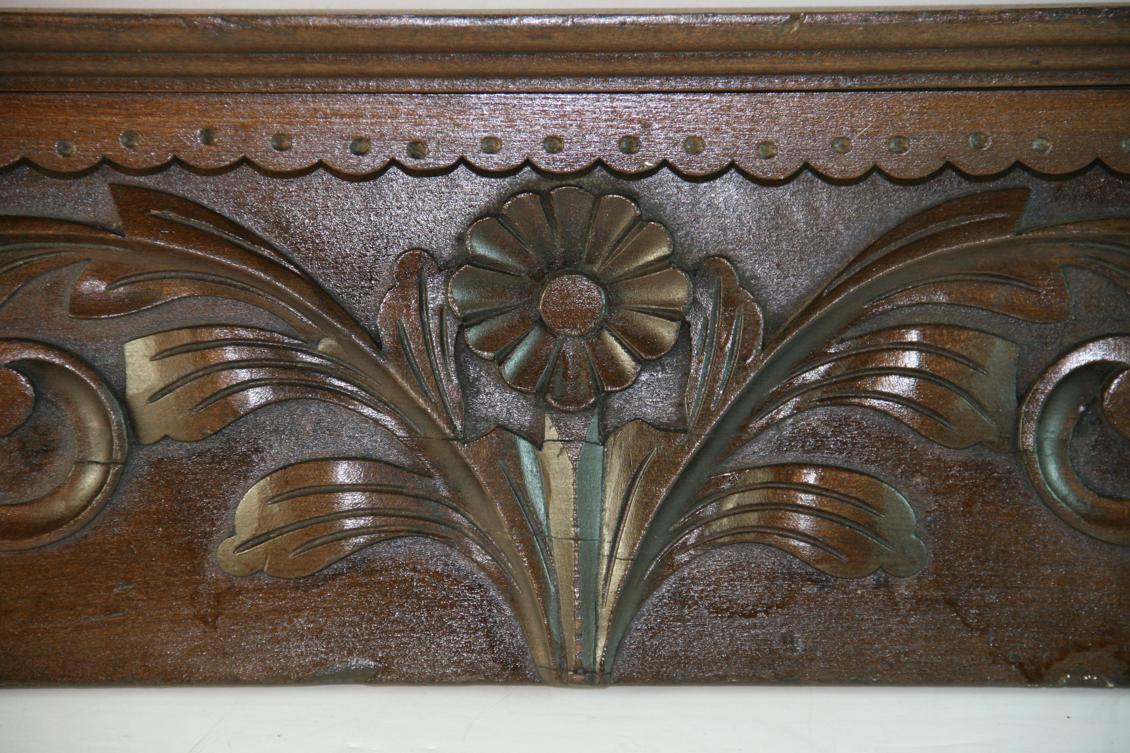 Antique Carved Wood Overdoor Architectural Element im Angebot 4