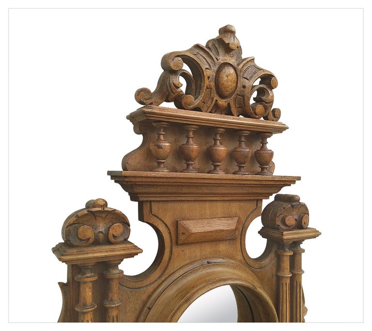 Early 20th Century Antique Carved Wood Round Mirror, Renaissance Style, circa 1930 For Sale
