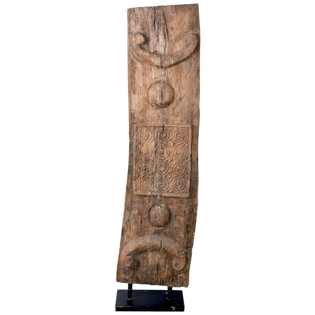 Sculpture ancienne en bois sculpté