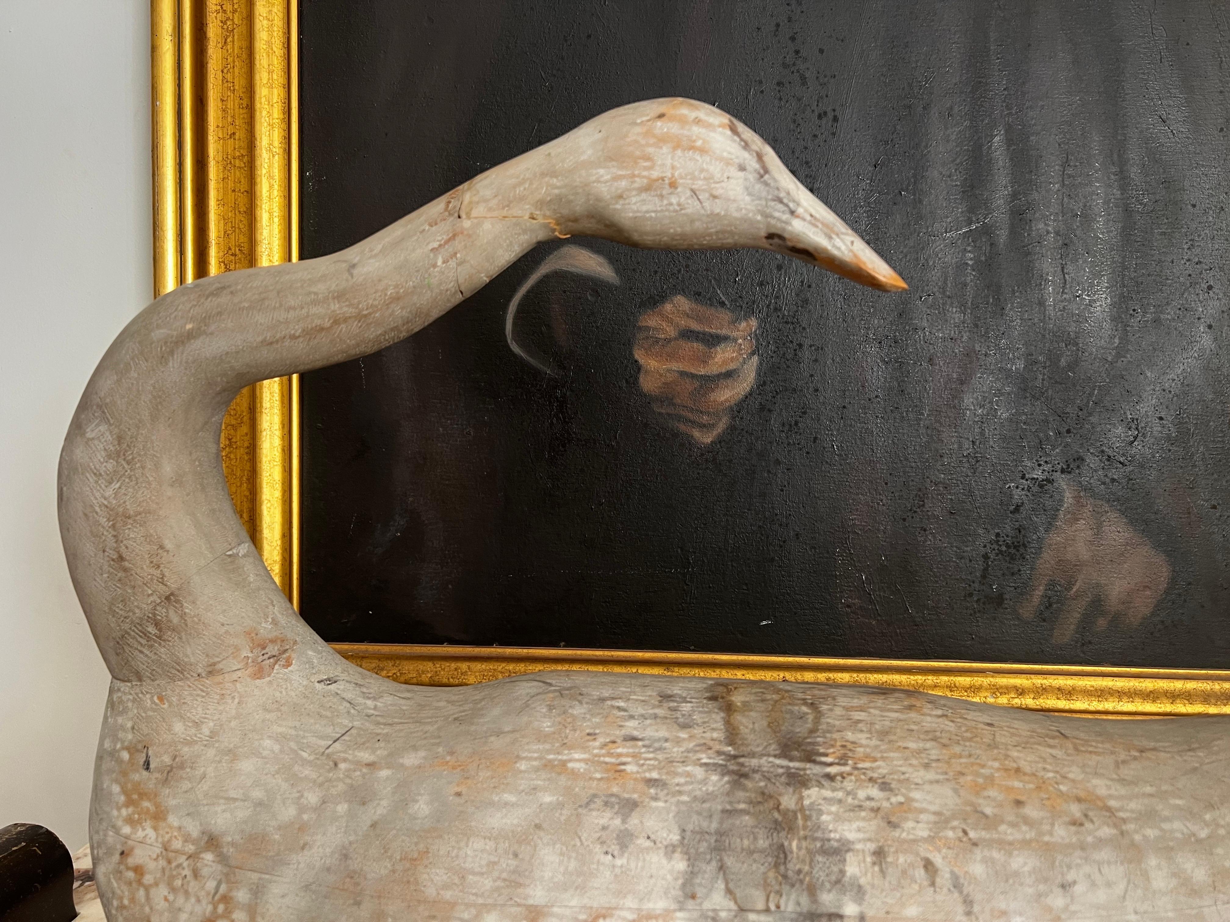 Intagliato a mano Antico cigno in legno intagliato Preen - stile Gus Wilson / Frank Finney in vendita
