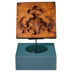Antiguo molde de cartela de madera tallada Ex. Colección Tucker
