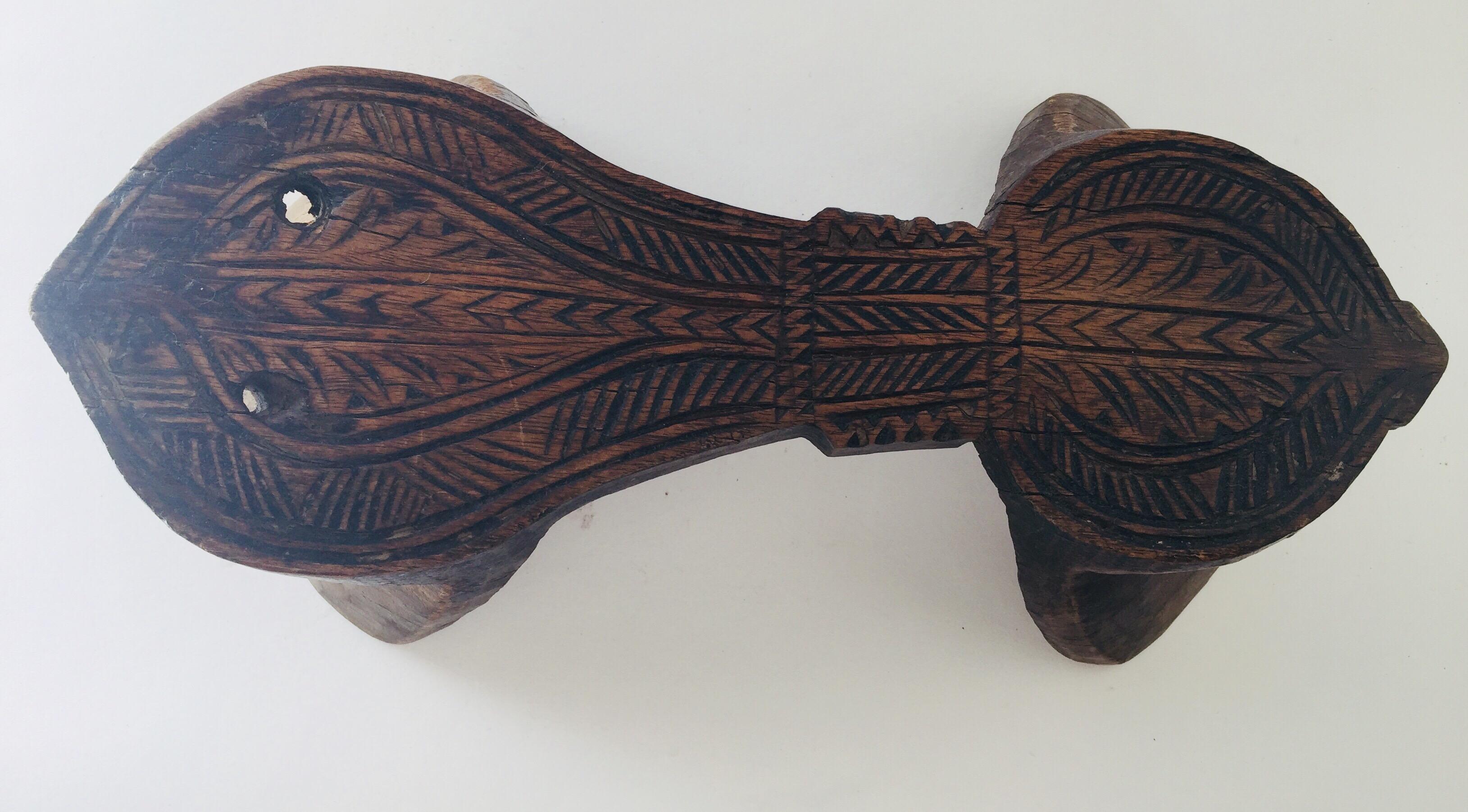 Antique Carved Wooden Harem Shoe In Good Condition For Sale In North Hollywood, CA