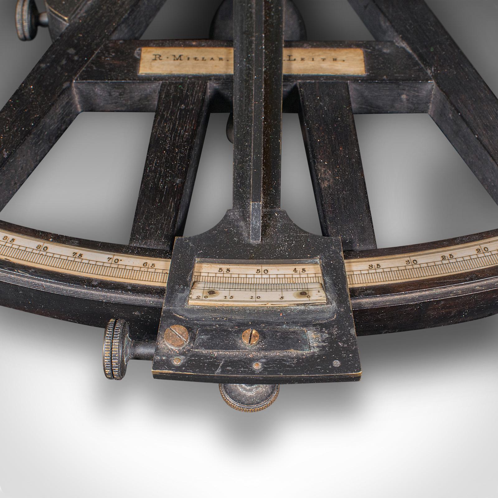 Milieu du XIXe siècle Octant écossais, ébène, instrument de navigation ancien, sextant, victorien en vente