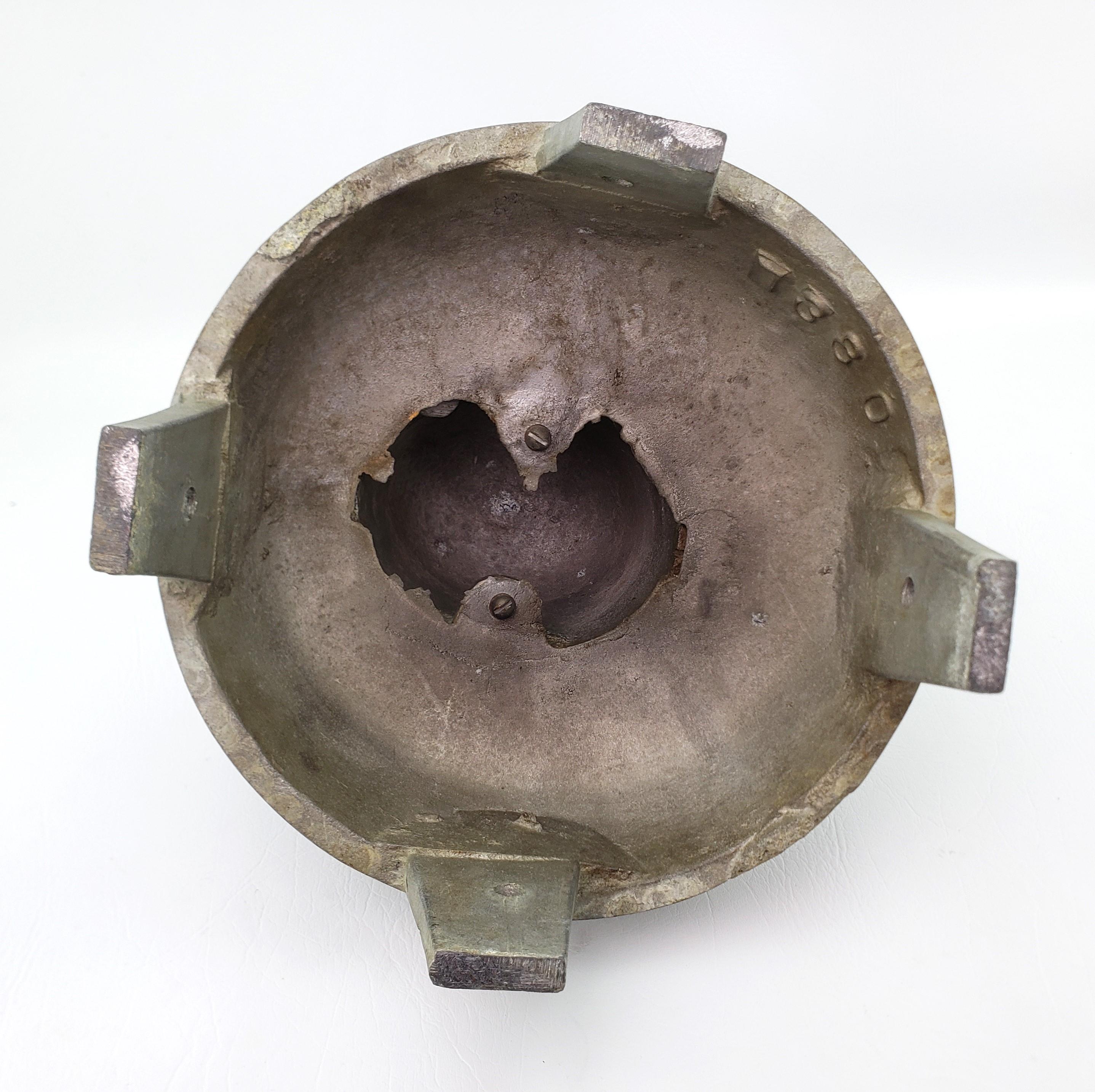 Antike Milliner- oder Damen-Industriehut-Form aus Aluminiumguss im Zustand „Gut“ im Angebot in Hamilton, Ontario
