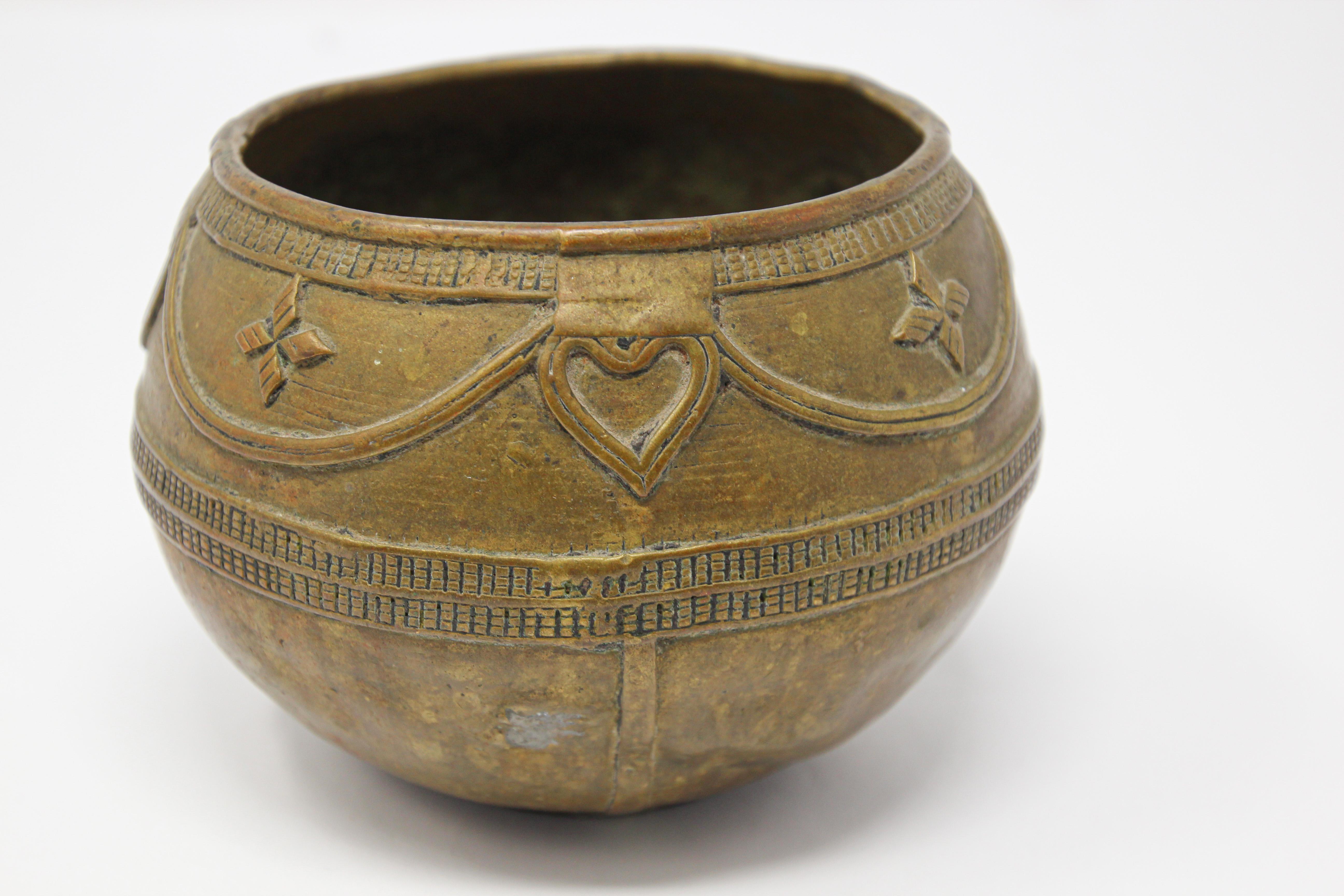 Folk Art Antique Cast brass Measuring Bowl from Northern India For Sale