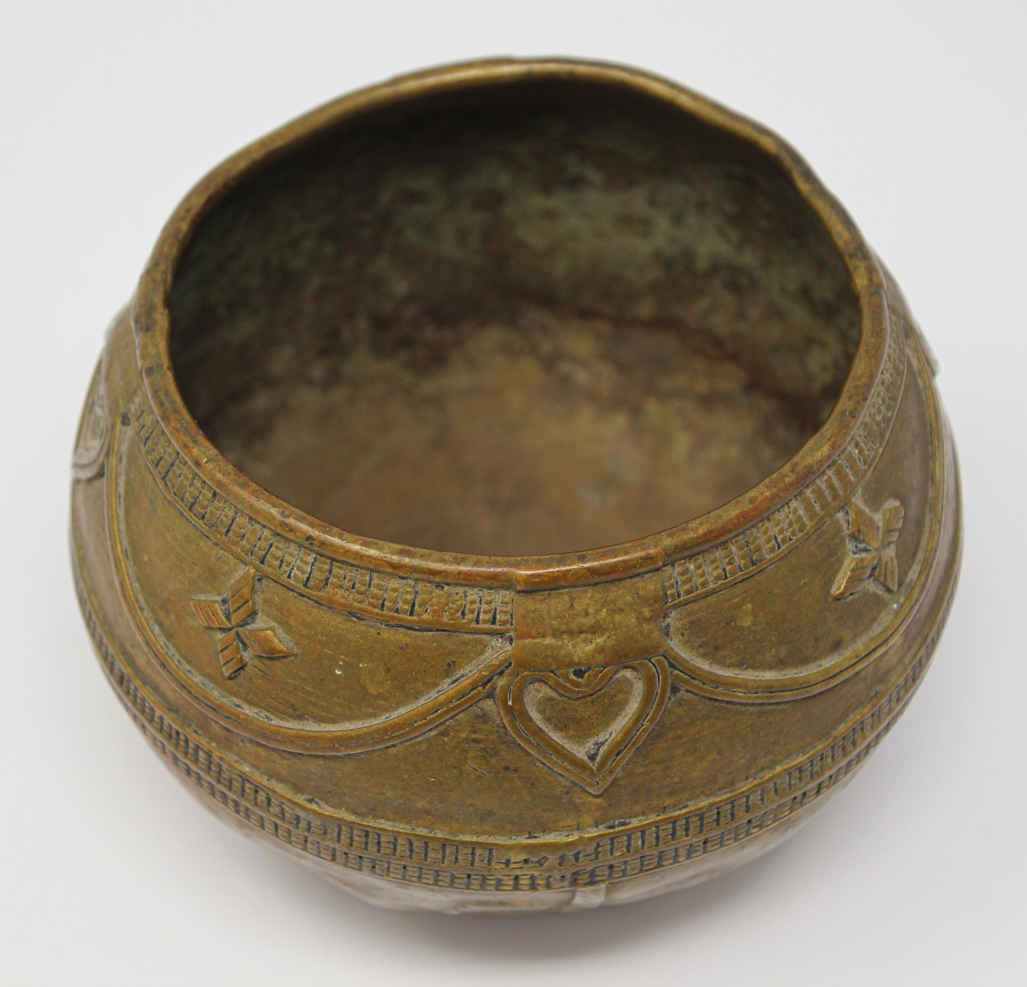 Indian Antique Cast brass Measuring Bowl from Northern India For Sale