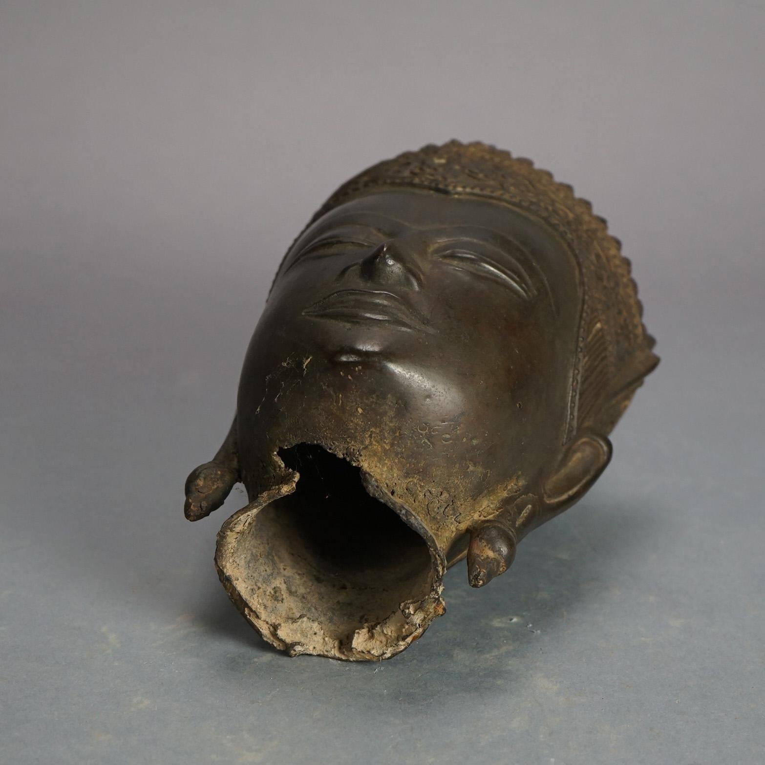 Antique Cast Bronze Crowned Tibetan Buddha Head 18thC In Good Condition For Sale In Big Flats, NY