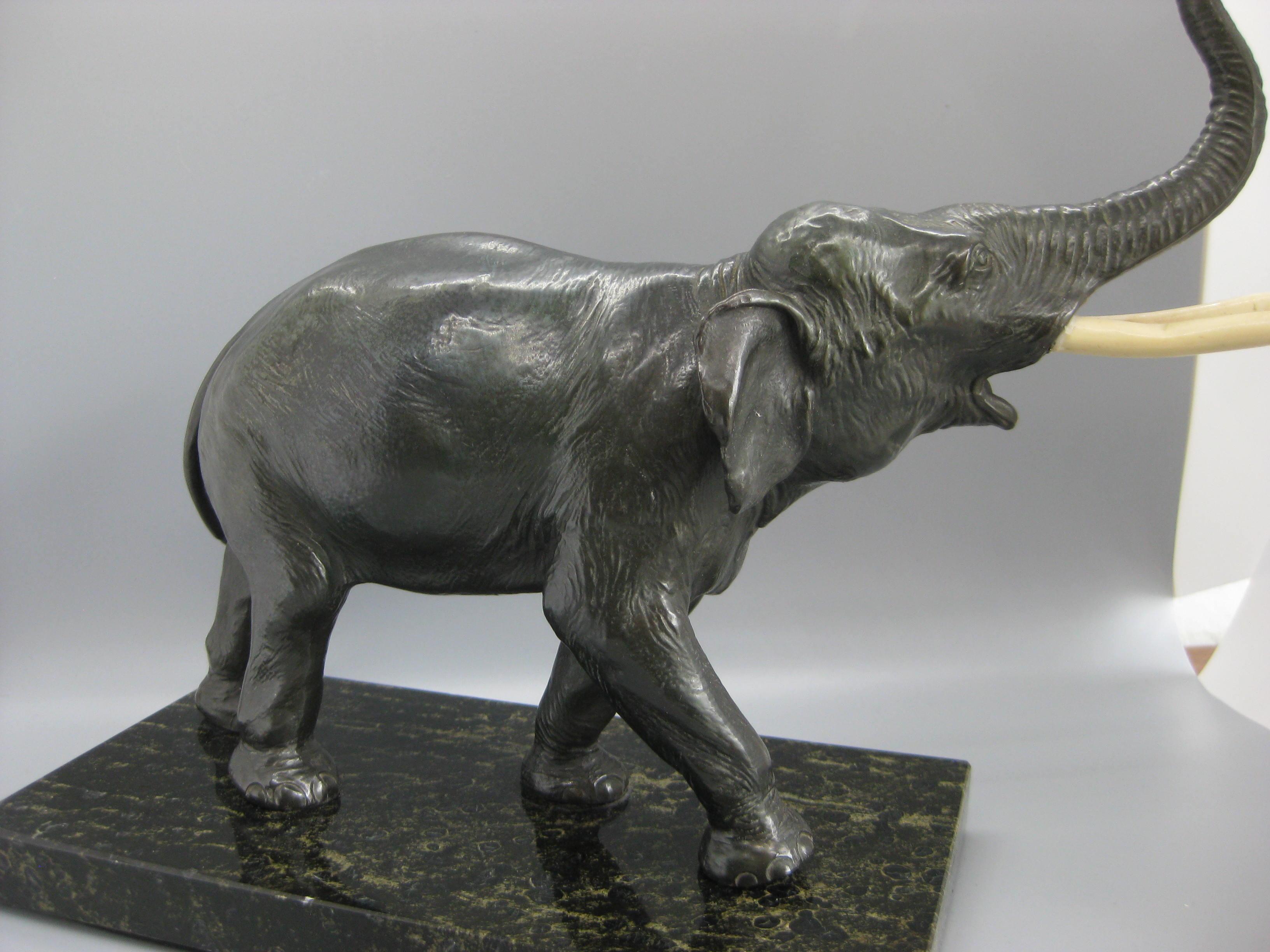Antique Cast Bronze Elephant Figural Statue Sculpture on Marble Base For Sale 1