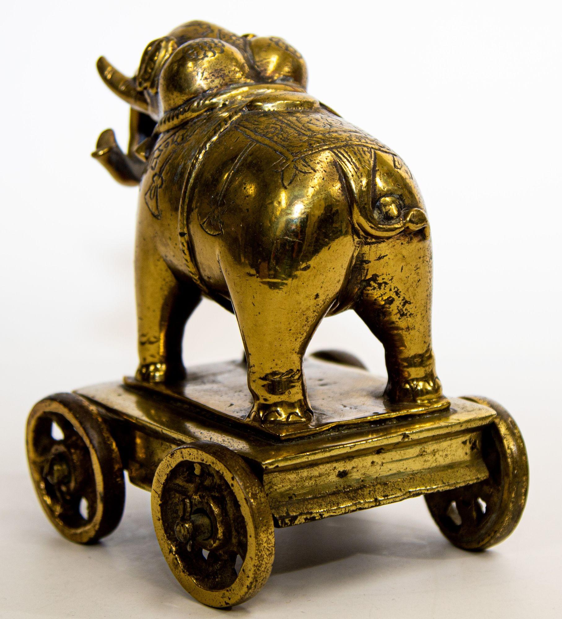 Antique Cast Bronze Elephant Temple Toy on Wheels In Good Condition In North Hollywood, CA