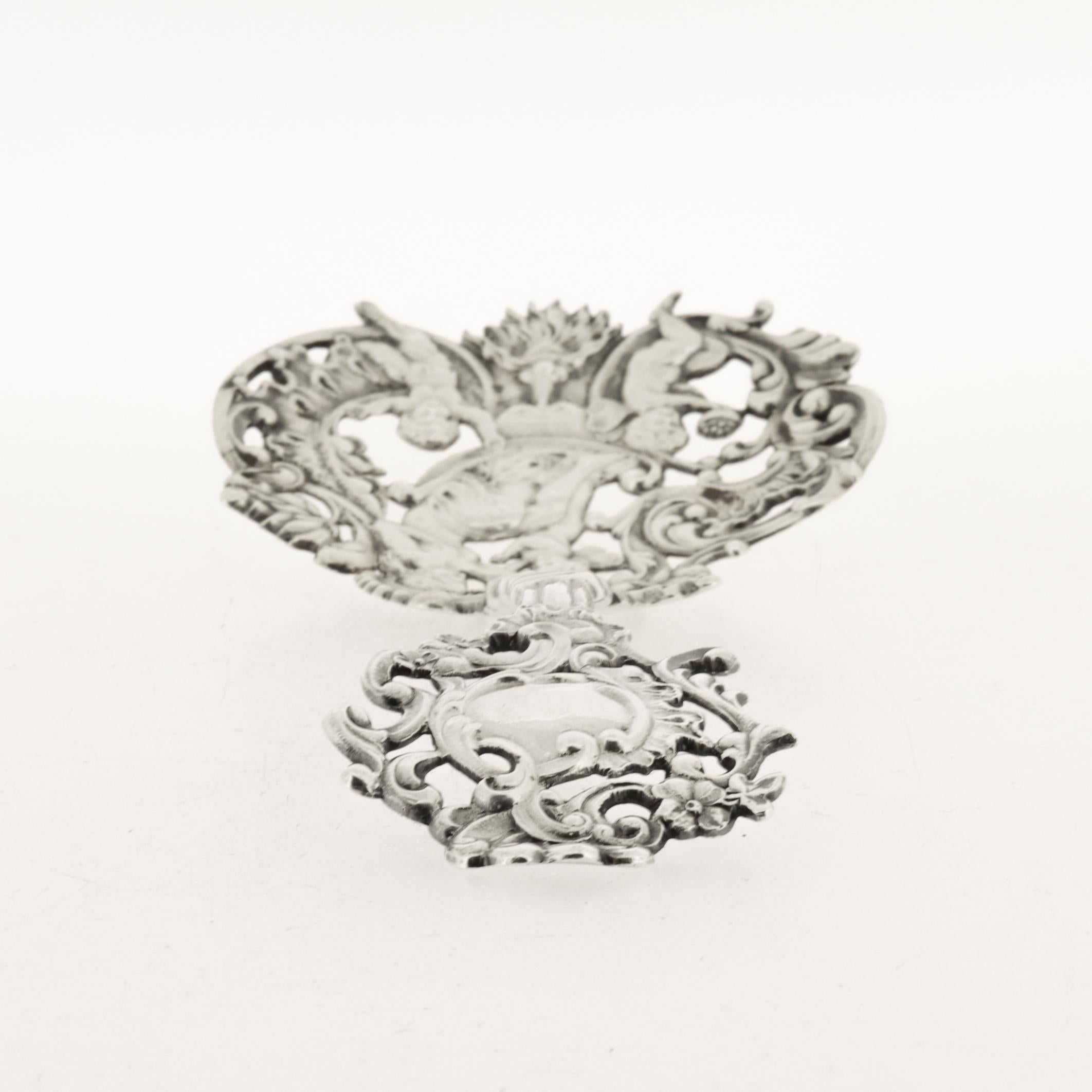 Antico cucchiaio da bon bon in argento sterling Gorham No. 589 con cherubini In condizioni buone in vendita a Philadelphia, PA