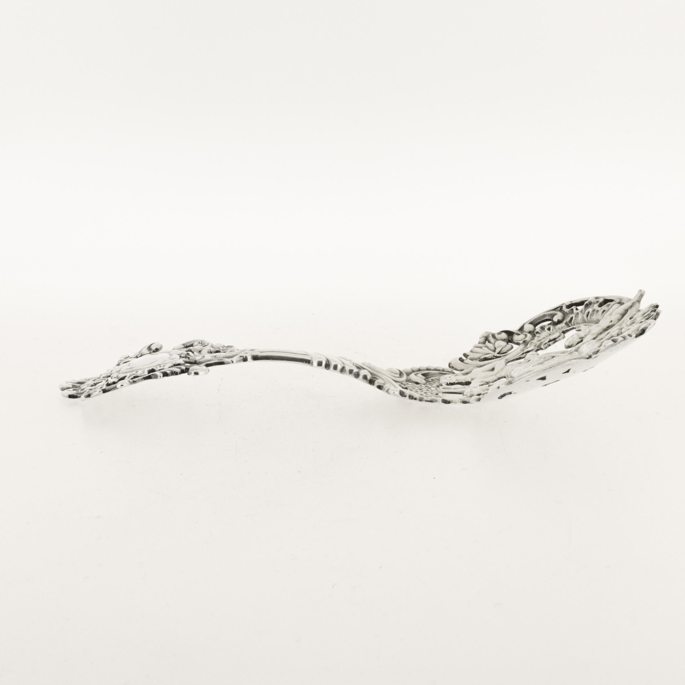 XX secolo Antico cucchiaio da bon bon in argento sterling Gorham No. 589 con cherubini in vendita