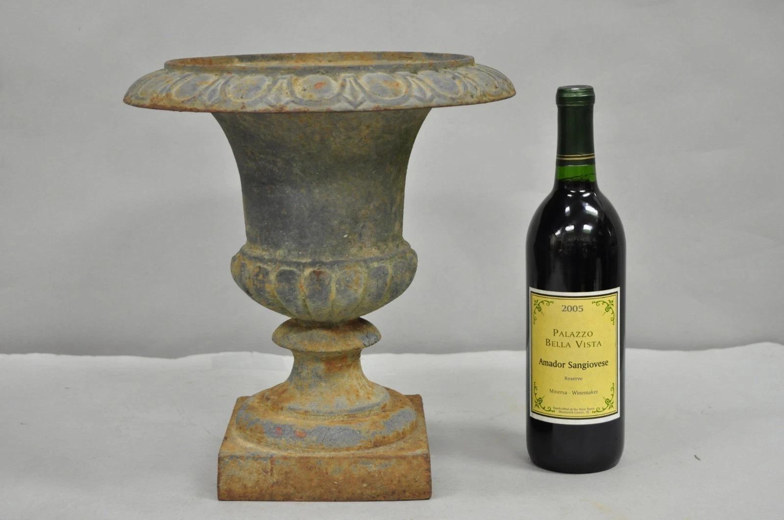 Urne en fonte antique 12.5