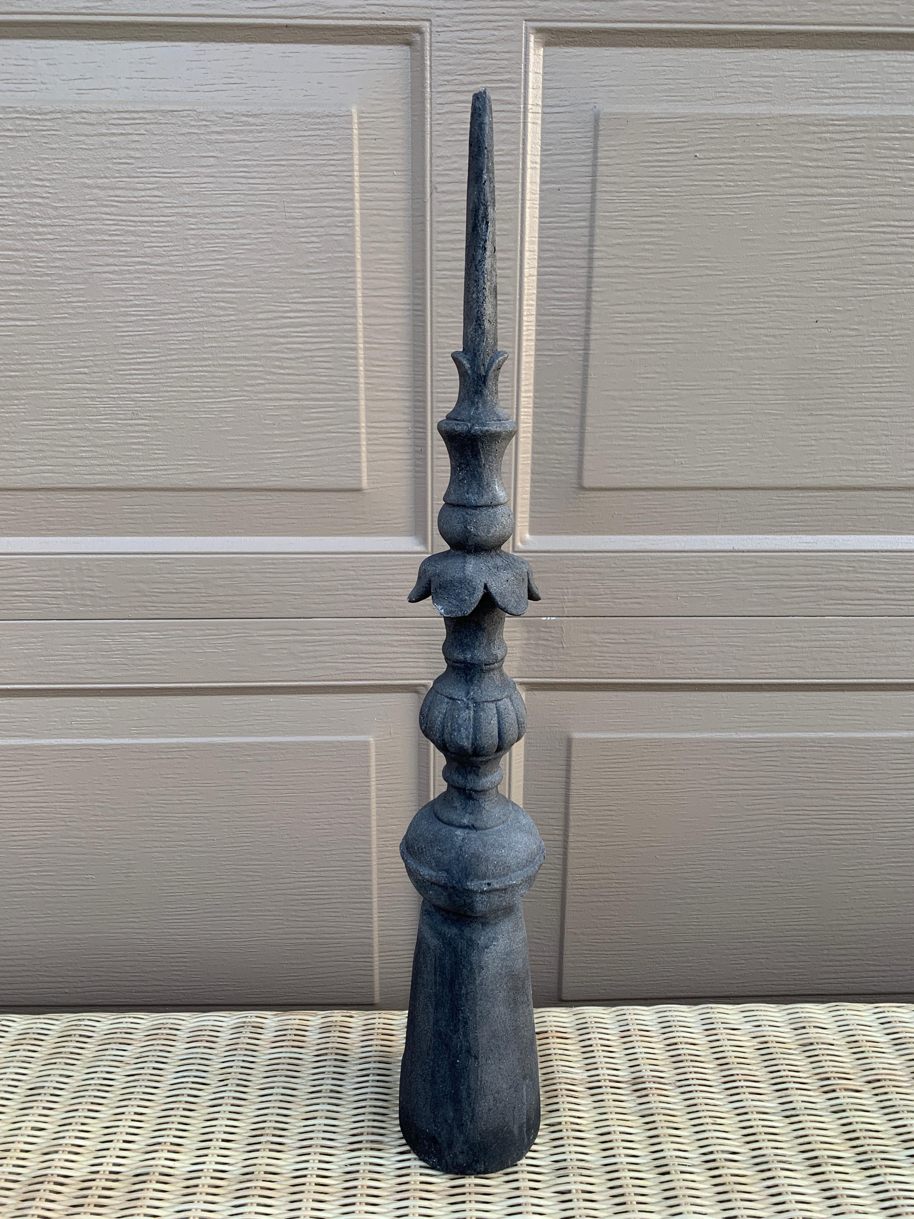 A stunning antique cast iron architectural or garden obelisk finial

USA, Early 20th Century

Measures: 3.75