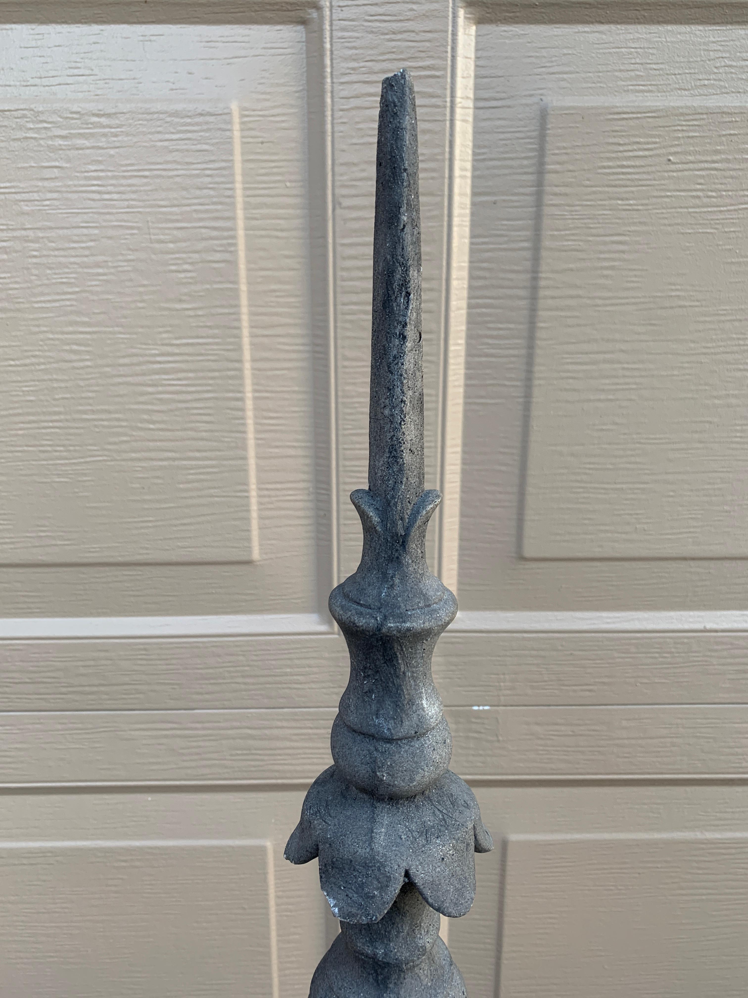 Antique Cast Iron Architectural Garden Obelisk Finial In Good Condition For Sale In Elkhart, IN