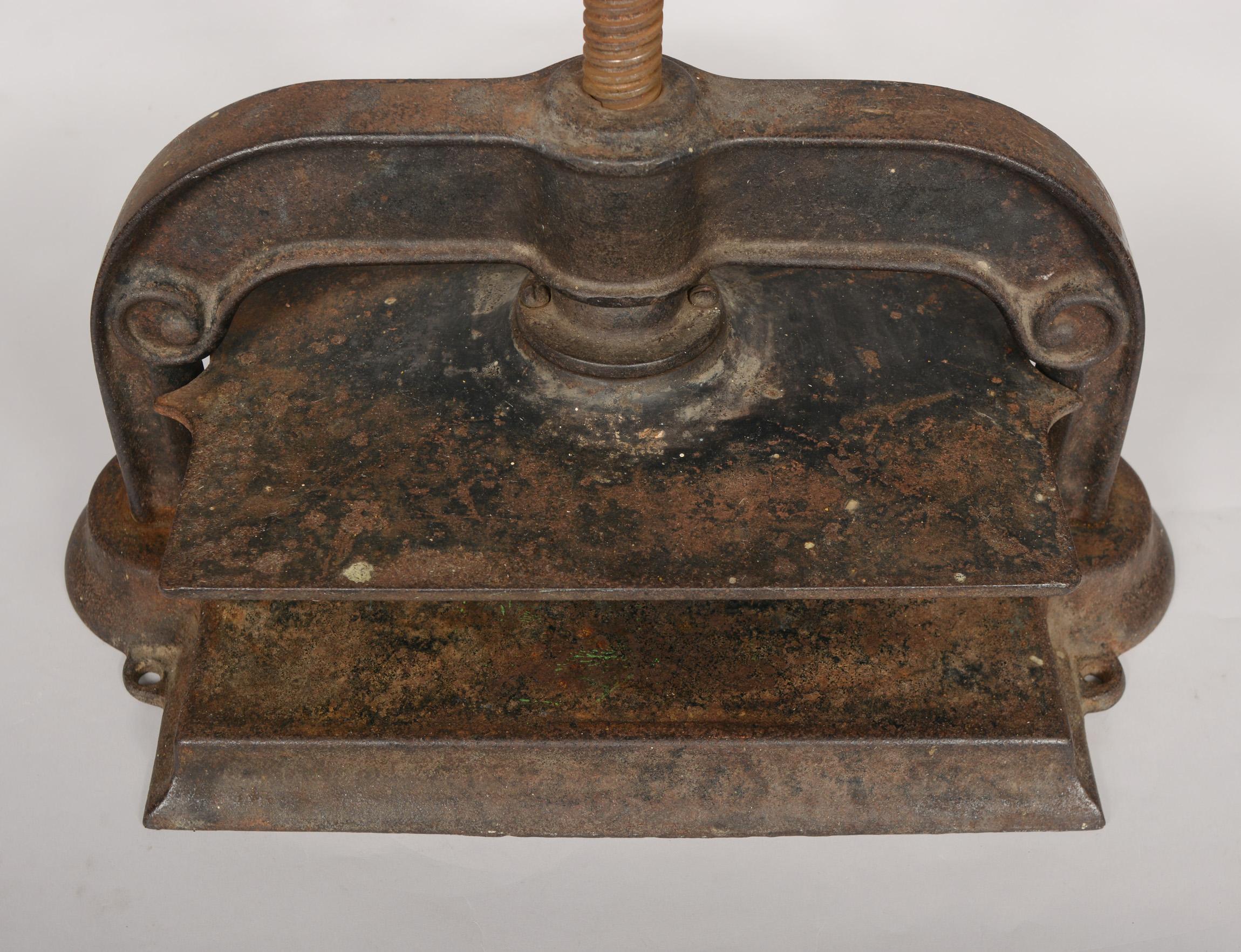Antique Cast Iron Book Press 4