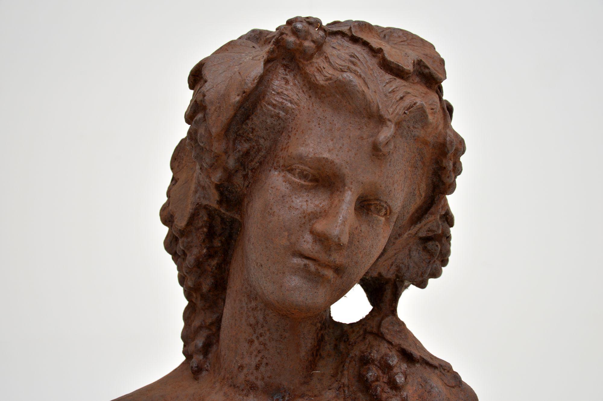 Antique Cast Iron Bust of Young Woman In Good Condition For Sale In London, GB