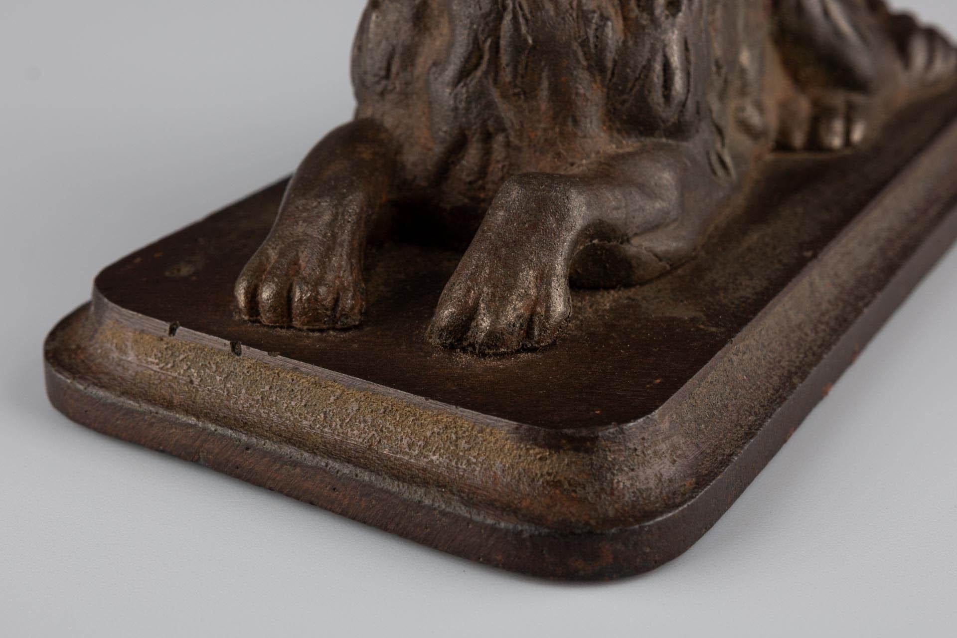 Antica scultura in ghisa di un cane, fine XIX secolo in vendita 10