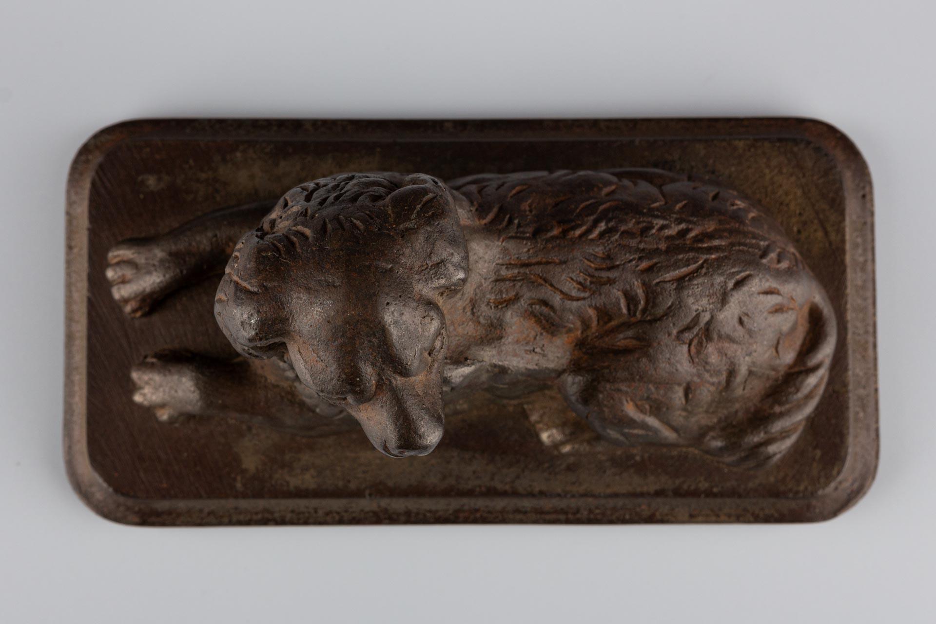 Antica scultura in ghisa di un cane, fine XIX secolo in vendita 12