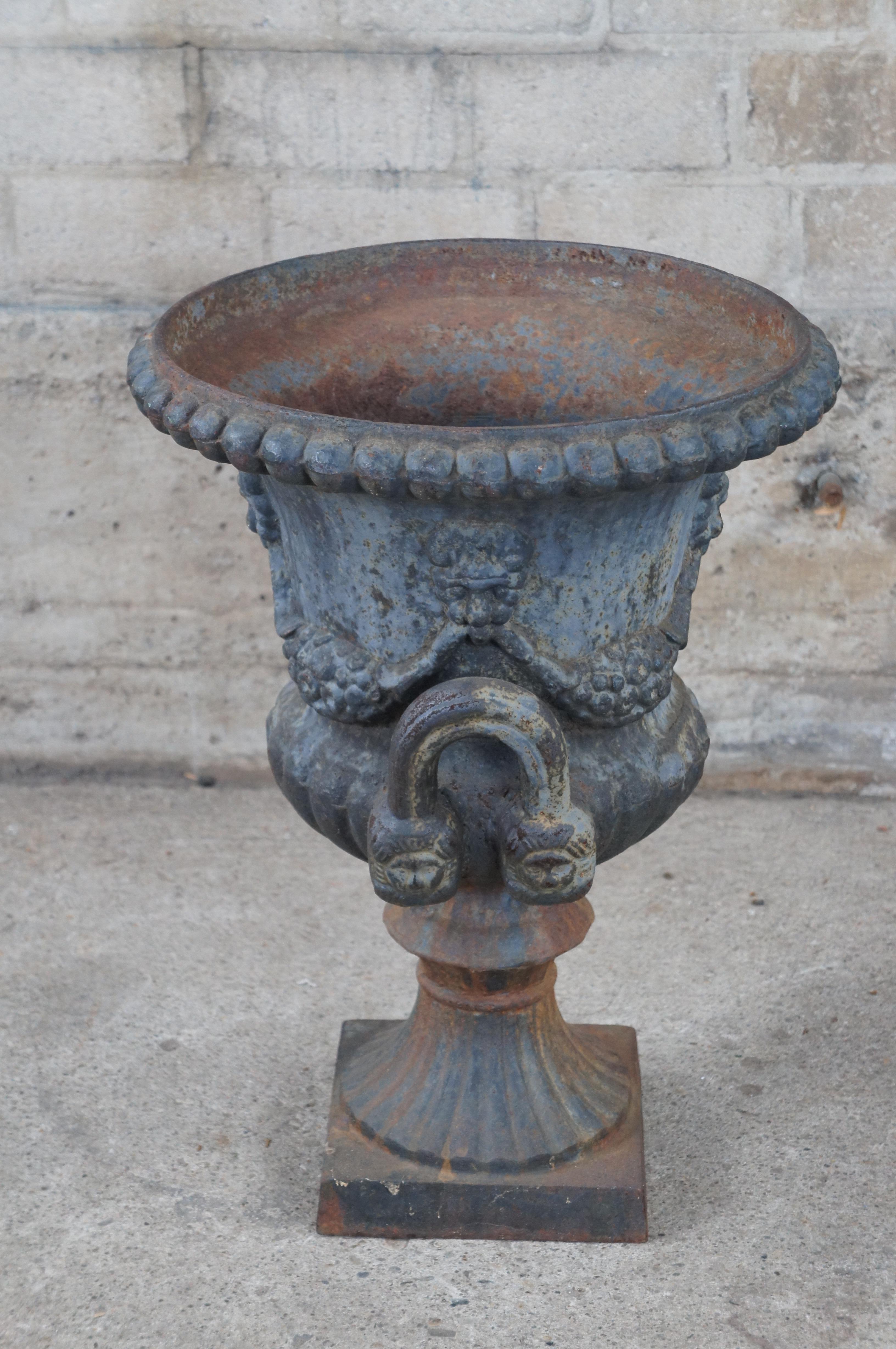 Antique Cast Iron Classical Grecian Style Outdoor Garden Planter Urn Grapes 23