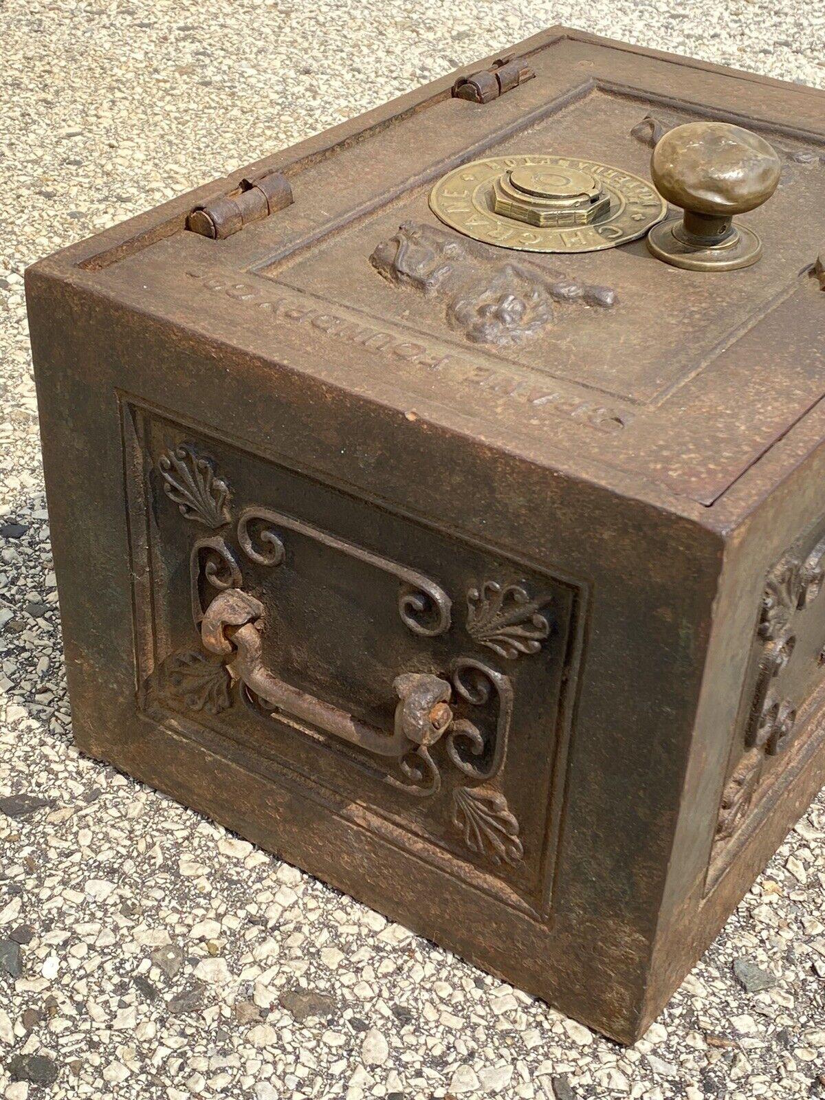 Antique Cast Iron Crane Foundry Co C.H. Crane Ship Strongbox Safe with Lions In Good Condition In Philadelphia, PA