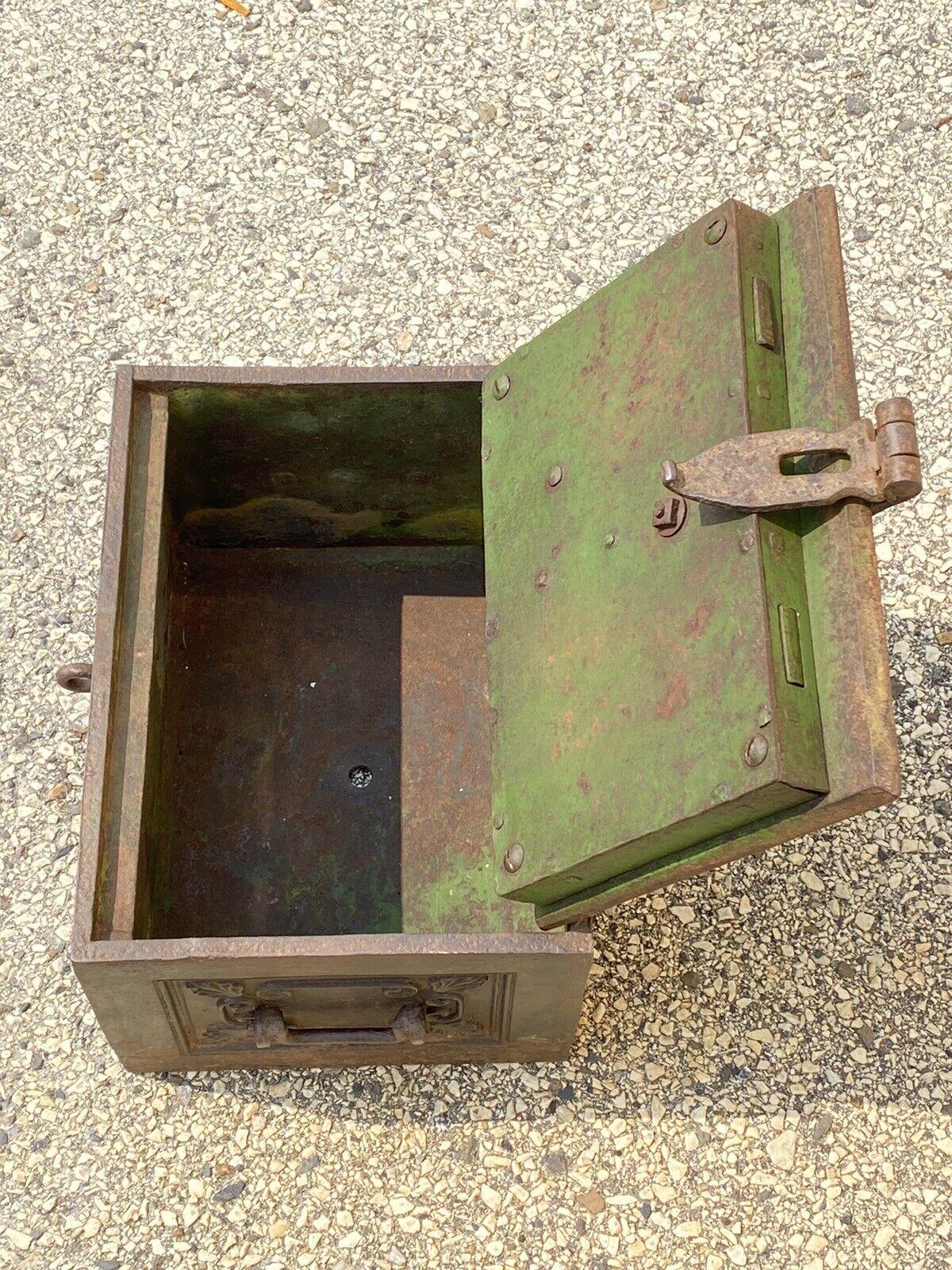 Early 20th Century Antique Cast Iron Crane Foundry Co C.H. Crane Ship Strongbox Safe with Lions