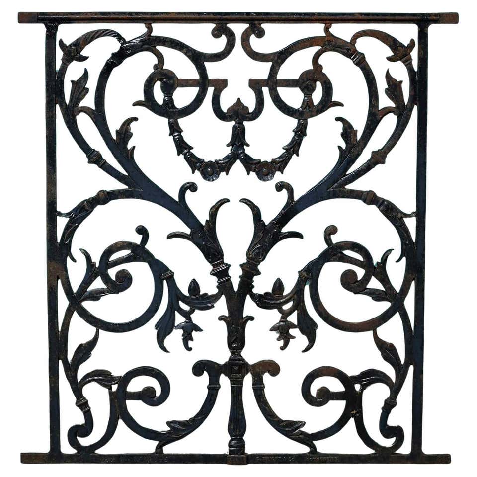 Decorative Antique English Cast Iron Railing Panel For Sale at 1stDibs