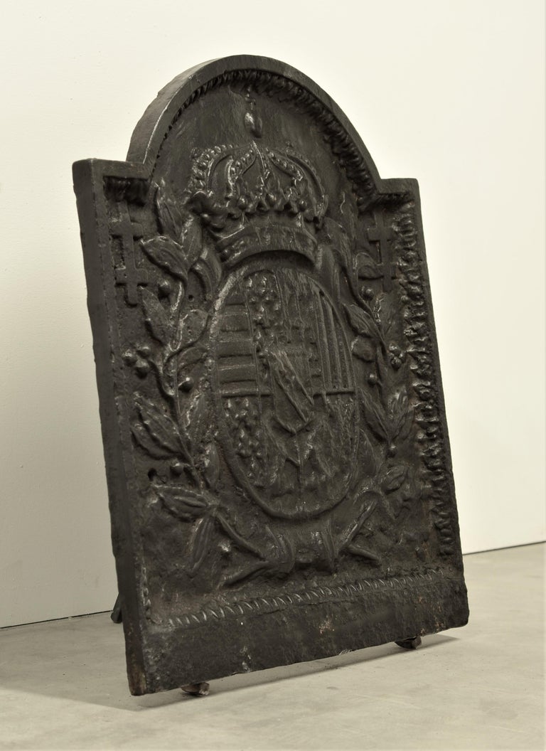 Antique Cast Iron Fireback at 1stDibs