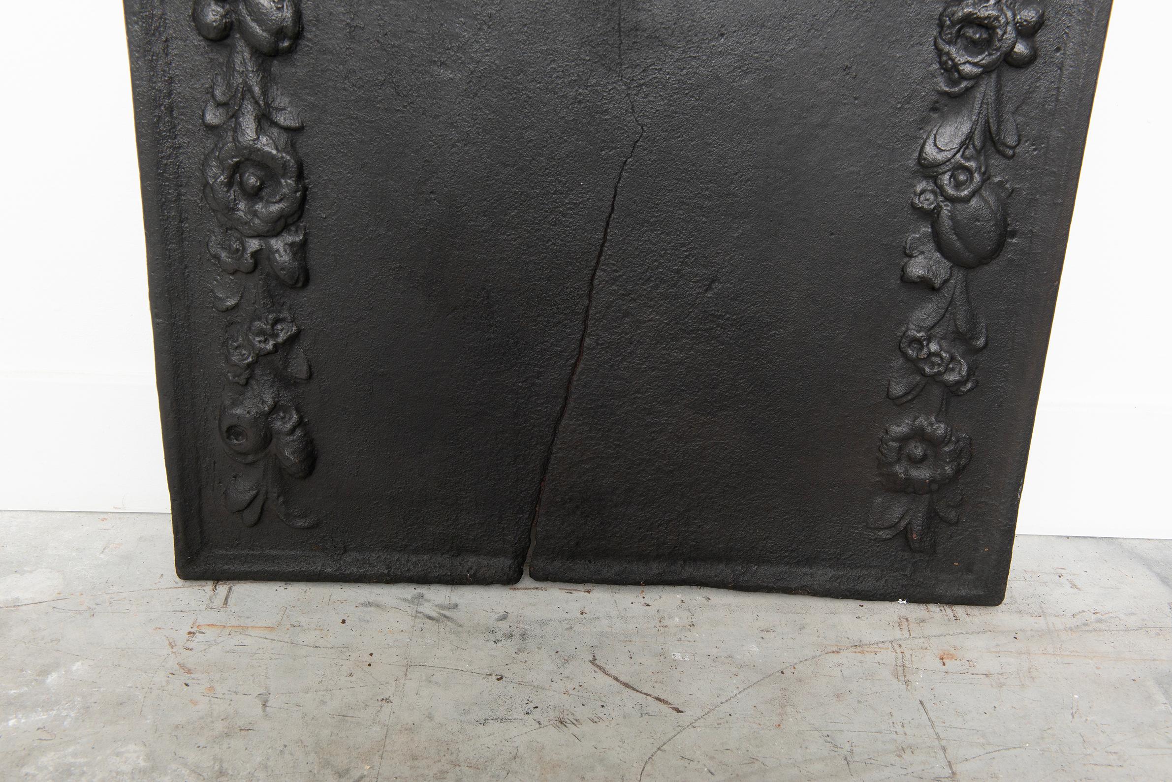 Antique Cast Iron Fireback with Angels / Putti – Exquisite Fireplace Deco For Sale 5