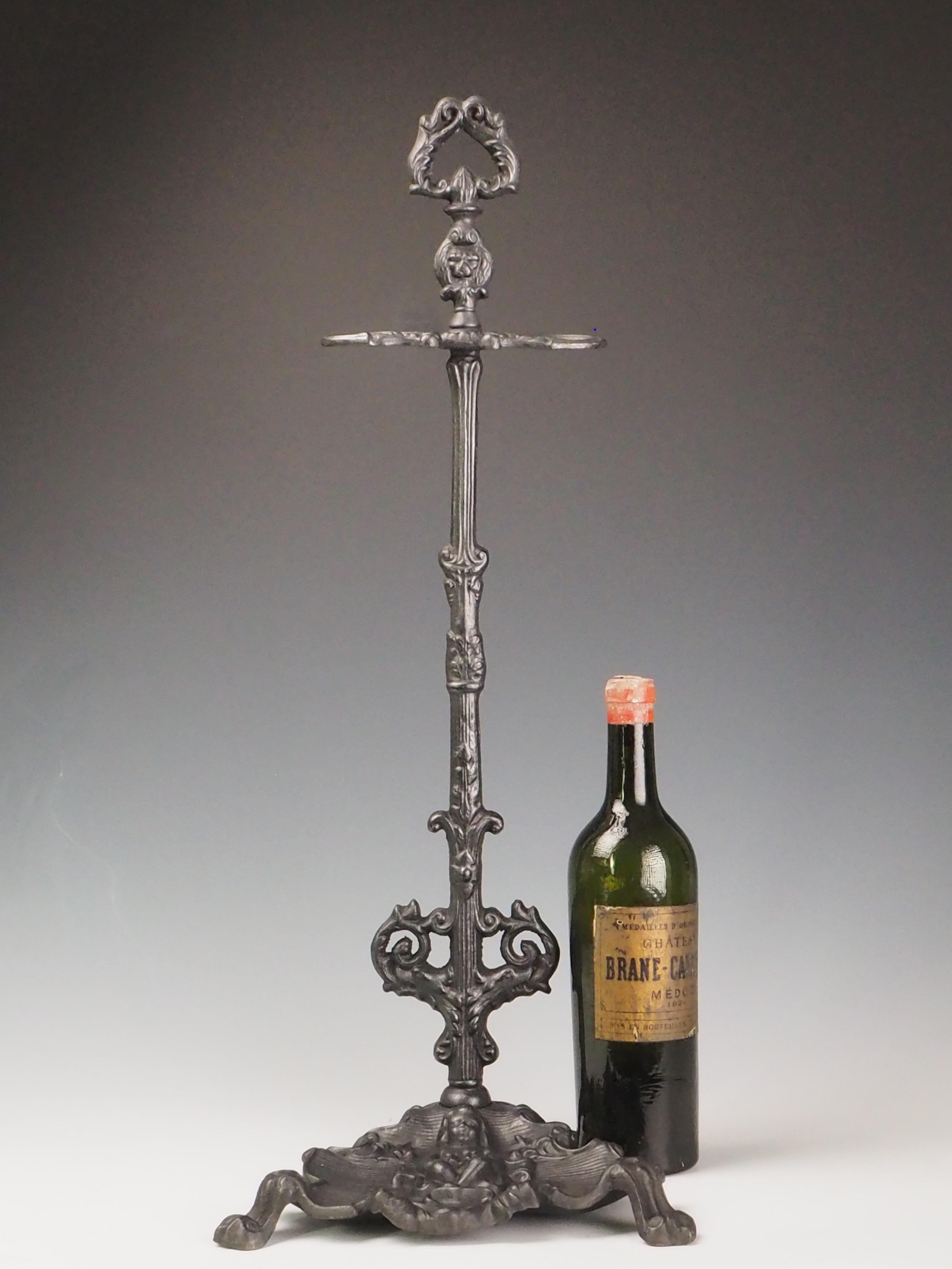 Antique Cast Iron Fireside Tool Stand  Cherub Design In Good Condition For Sale In Lincoln, GB