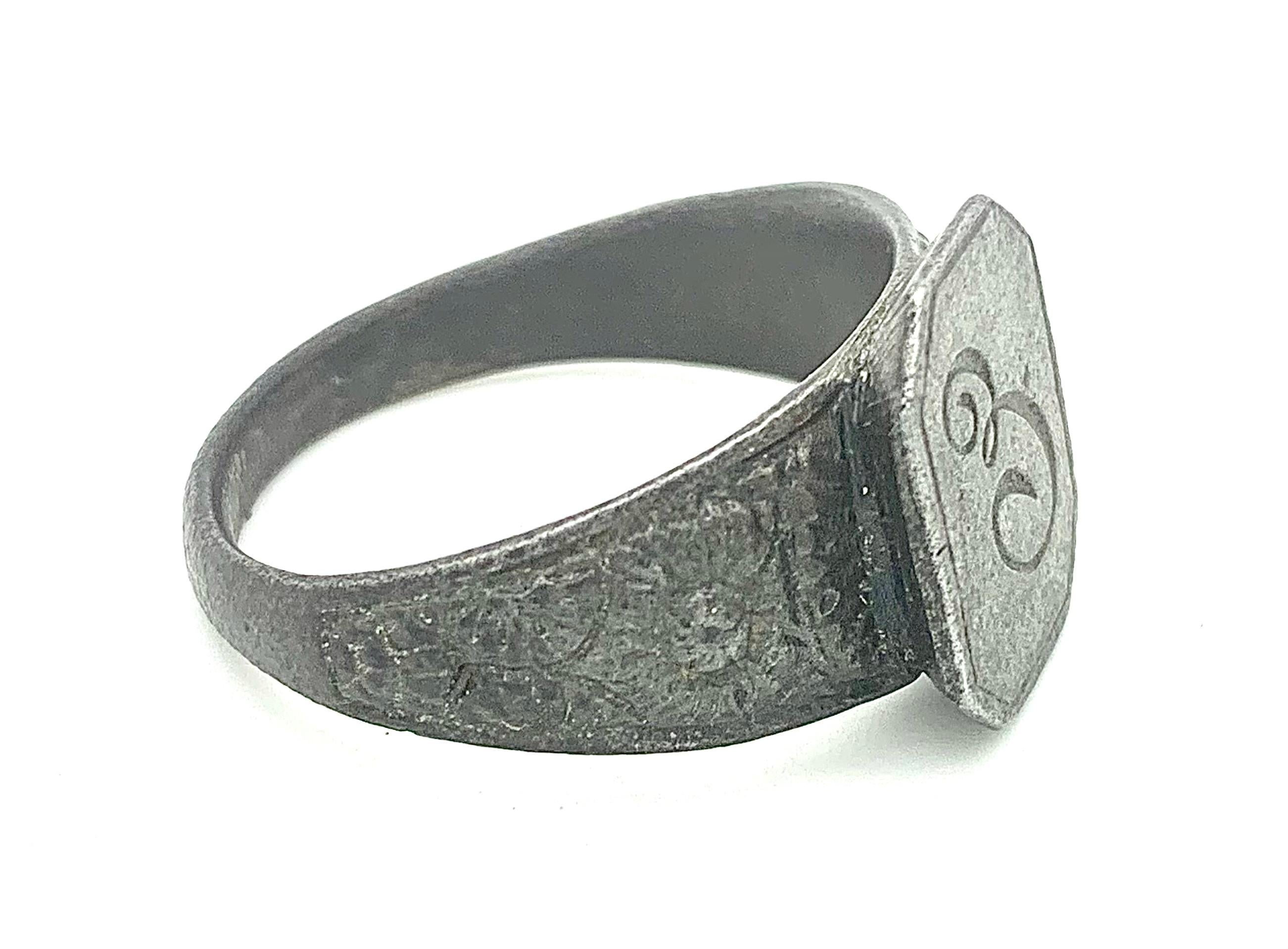 's letter ring for gents