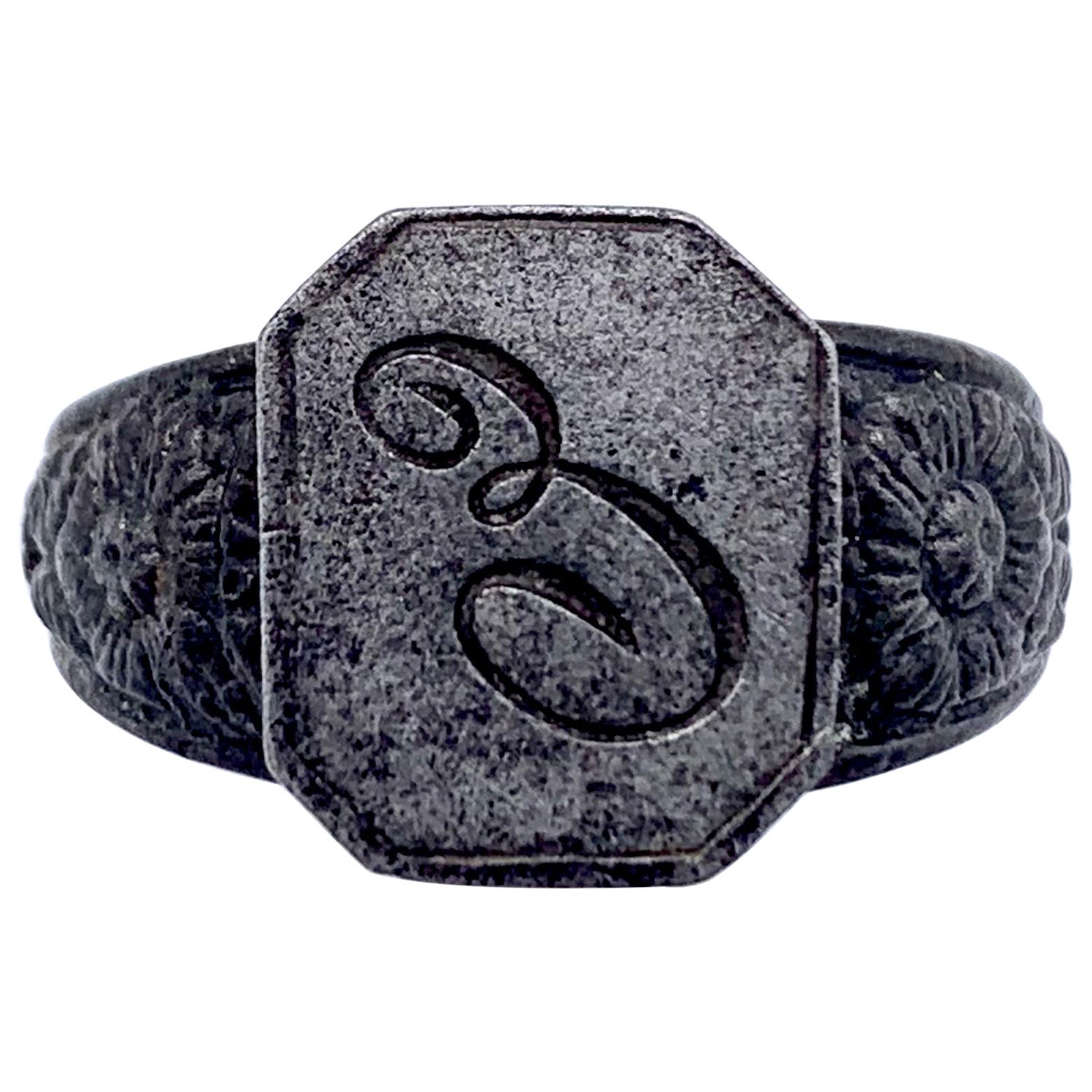 Antique Cast Iron Gents Signet Ring Initial E For Sale