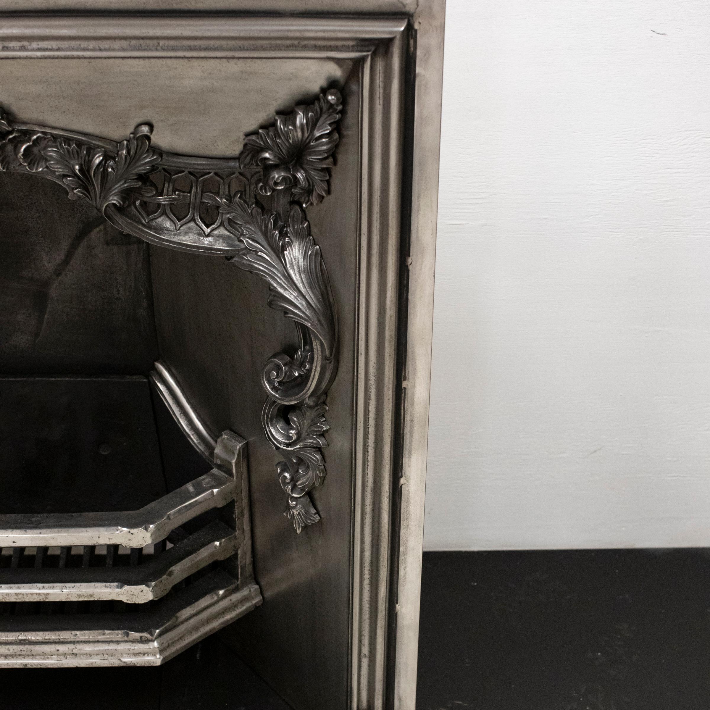Insert de cheminée géorgien antique en fonte en vente 4
