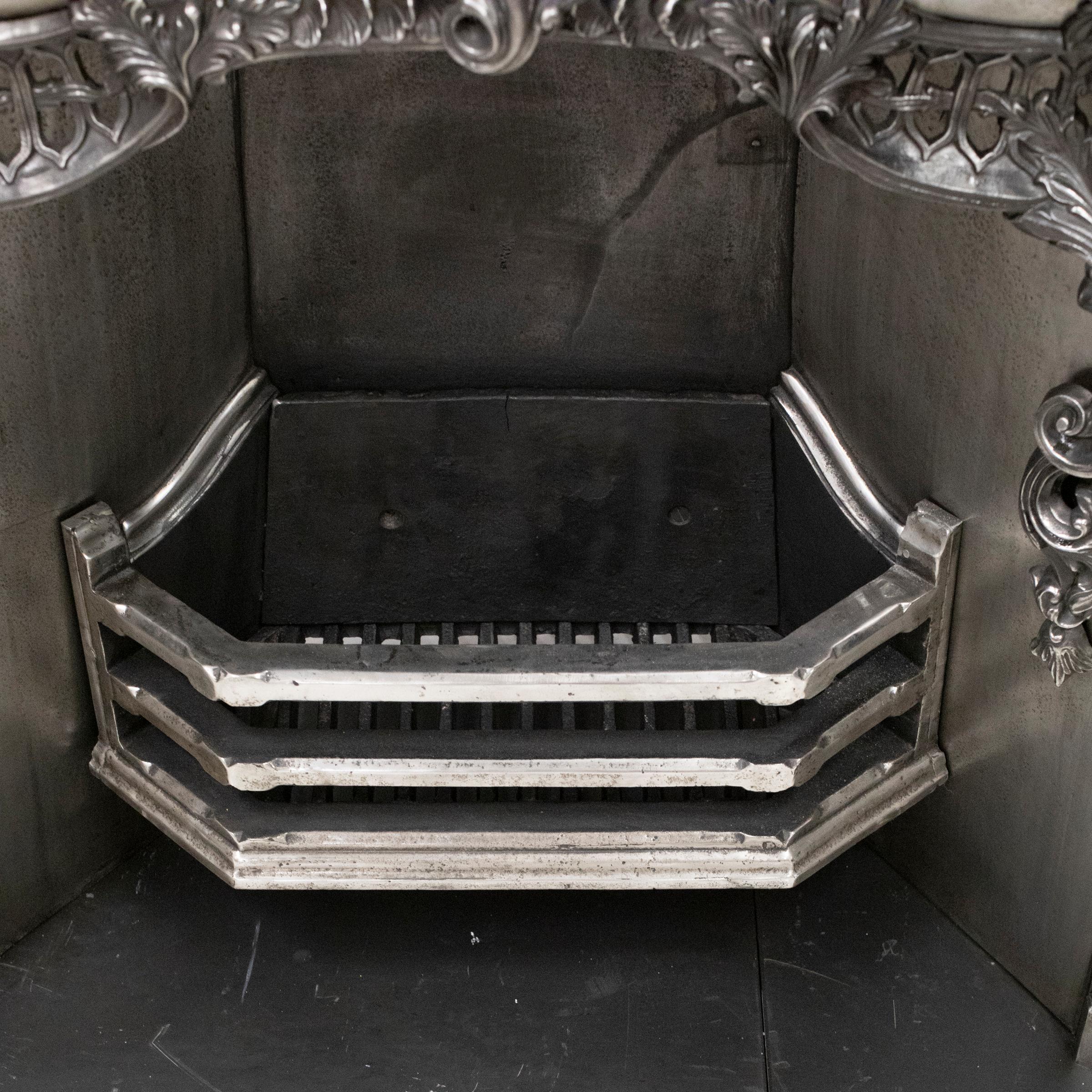 Insert de cheminée géorgien antique en fonte en vente 3