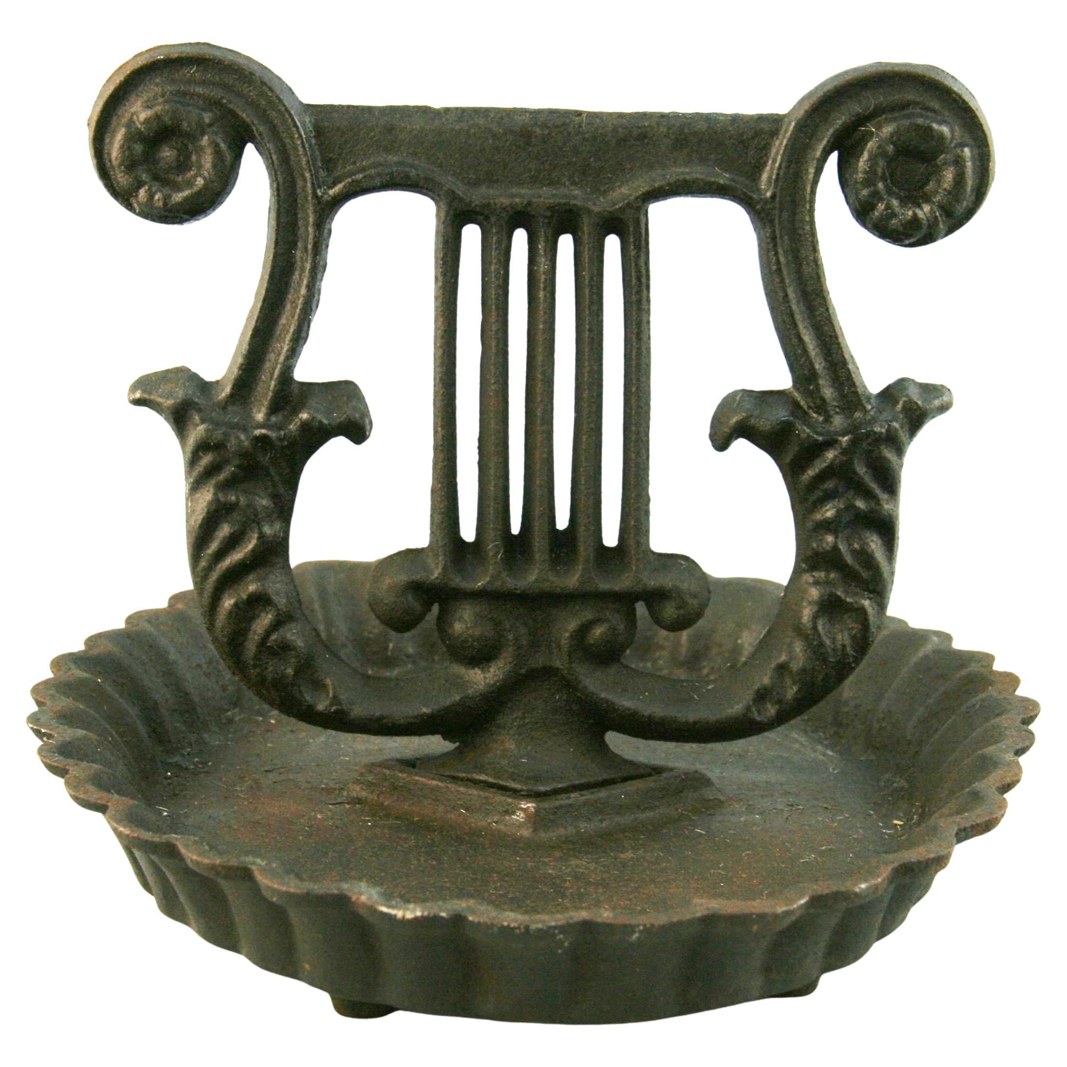 Hierro fundido antiguo  Rascador de botas de lira, inglés , , Rascador de puertas, Regencia