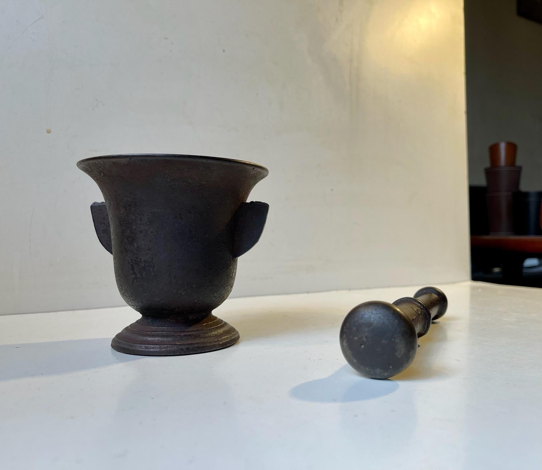 Victorian Antique Cast Iron Mortar and Pestle, 19th Century For Sale