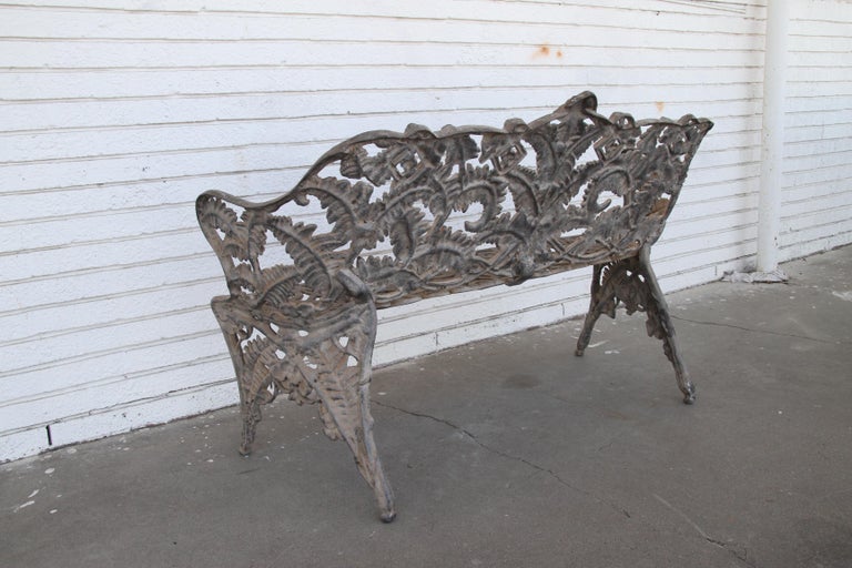 Antique Cast Iron Patio Settee In Good Condition For Sale In Pasadena, TX