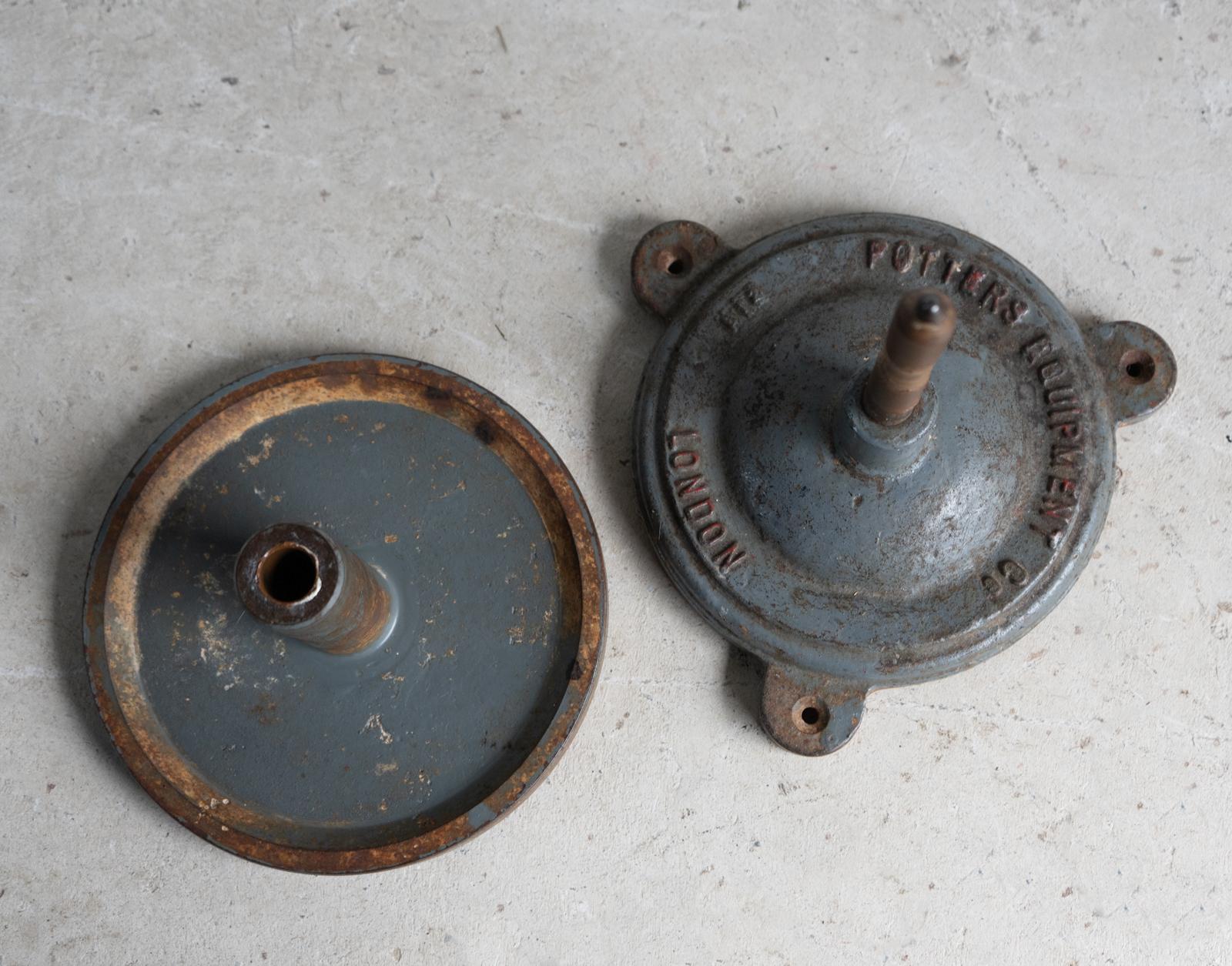 Antique Cast Iron Pottery Banding Wheel By Potters Equipment Co. London For Sale 2