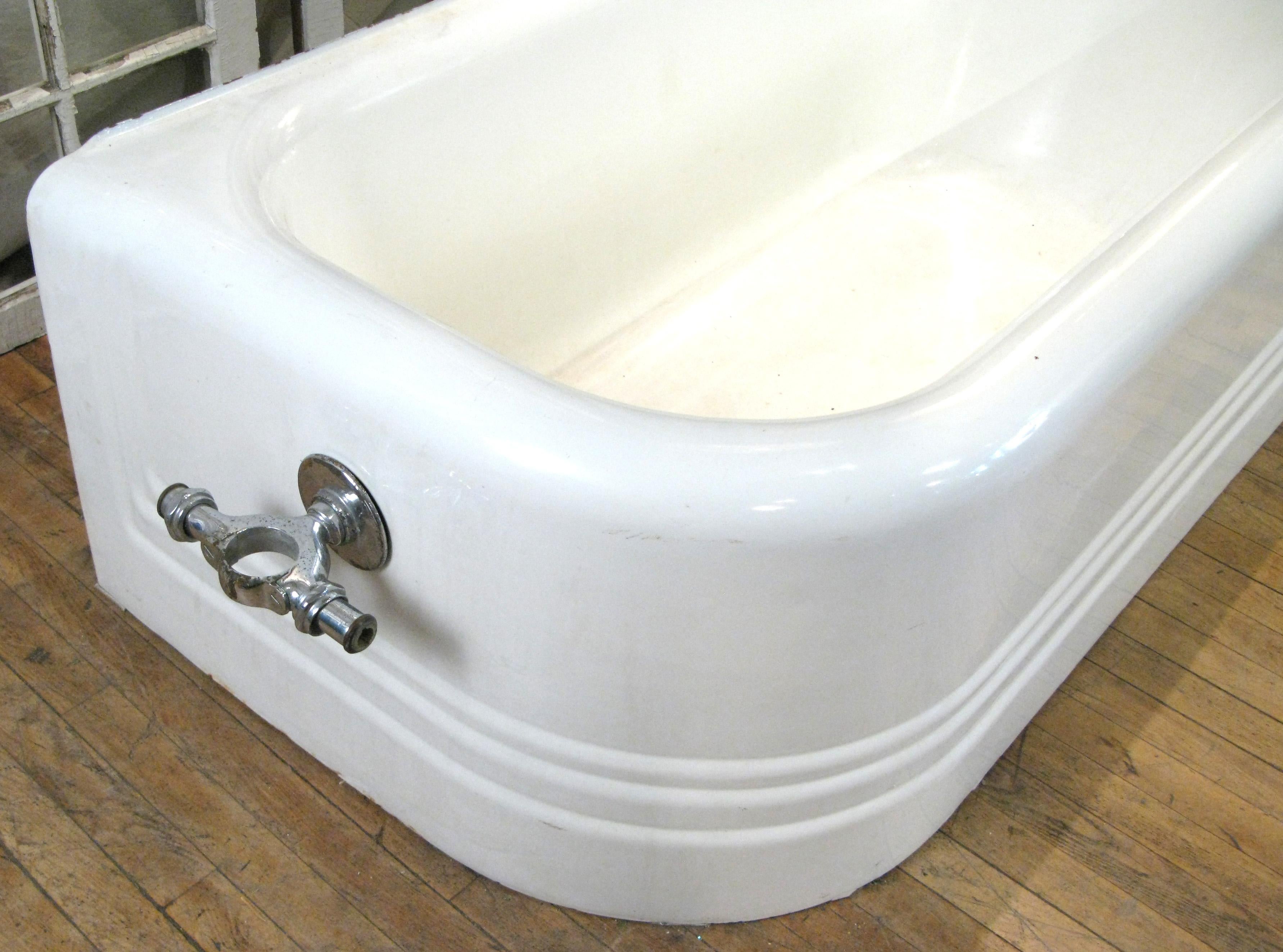 vintage cast iron tub