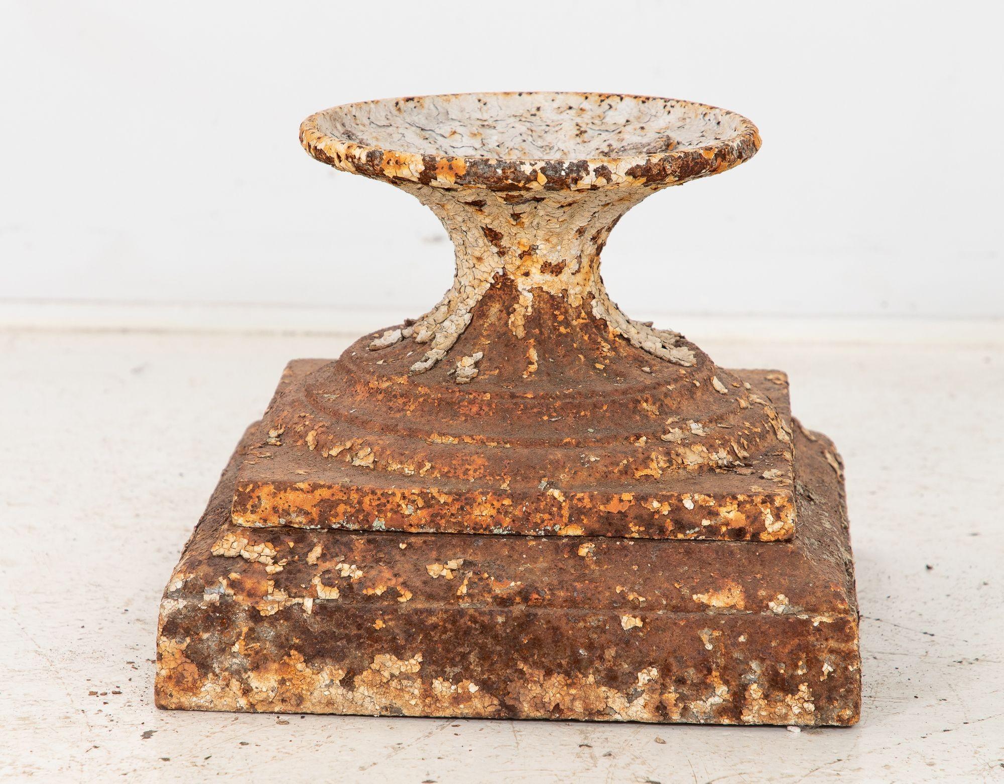 Antique Cast Iron Urn English Classically Styled Planter, Victorian 19th Century For Sale 6