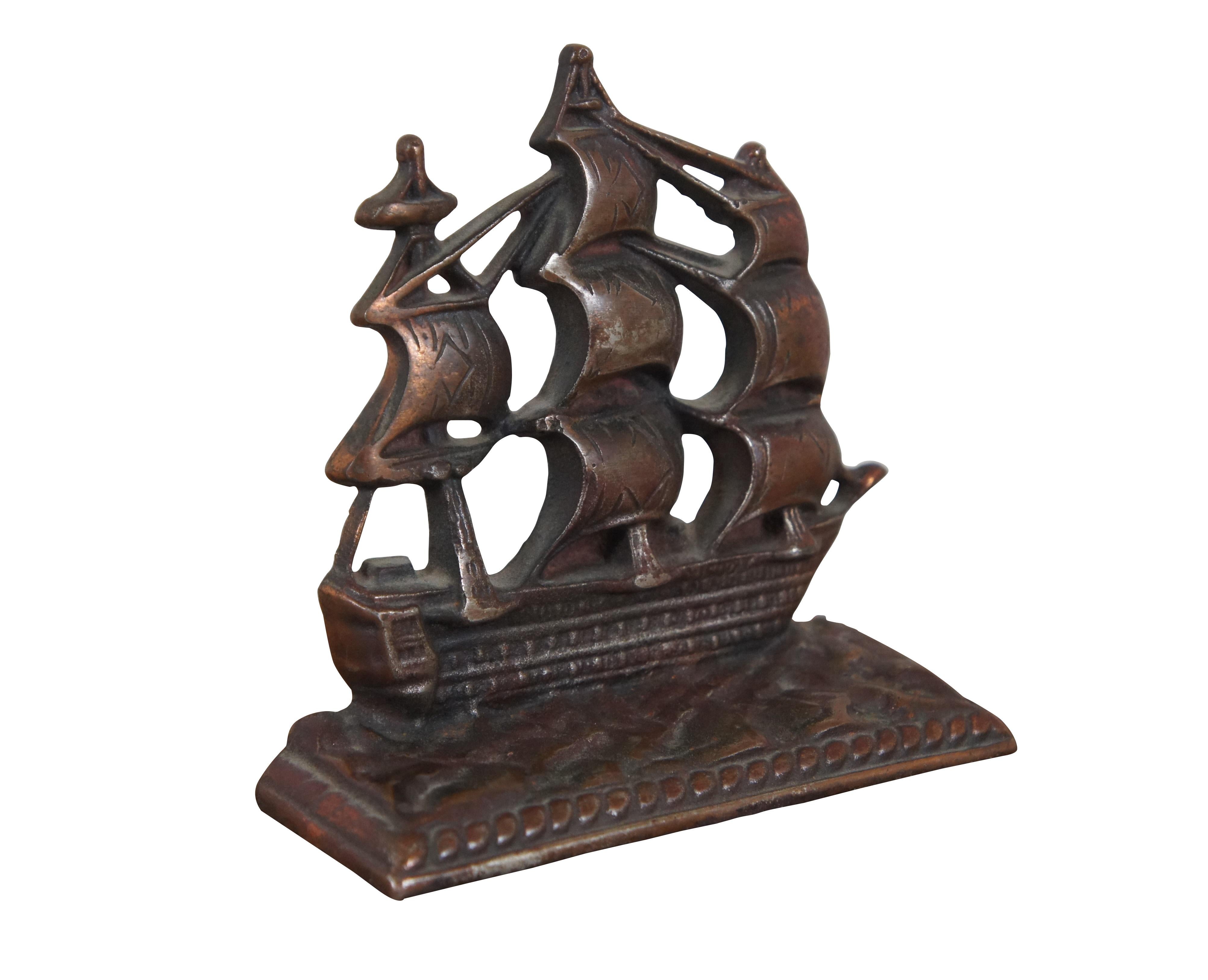 Antique Cast Iron US Navy Frigate Constitution Nautical Ship Bookend Paperweight In Good Condition In Dayton, OH