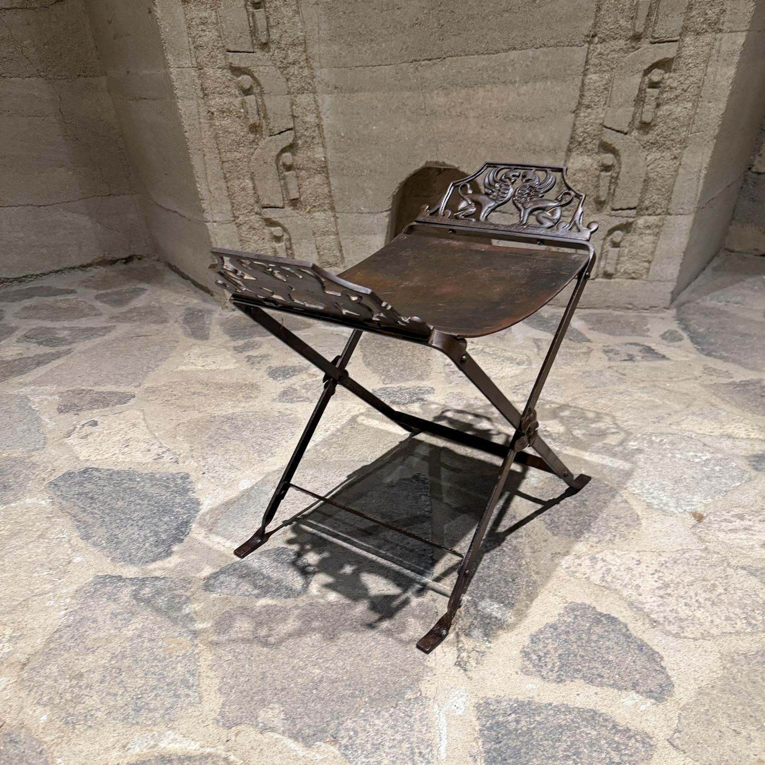 Tabouret de coiffeuse en fonte ancienne style Oscar Bach en vente 5
