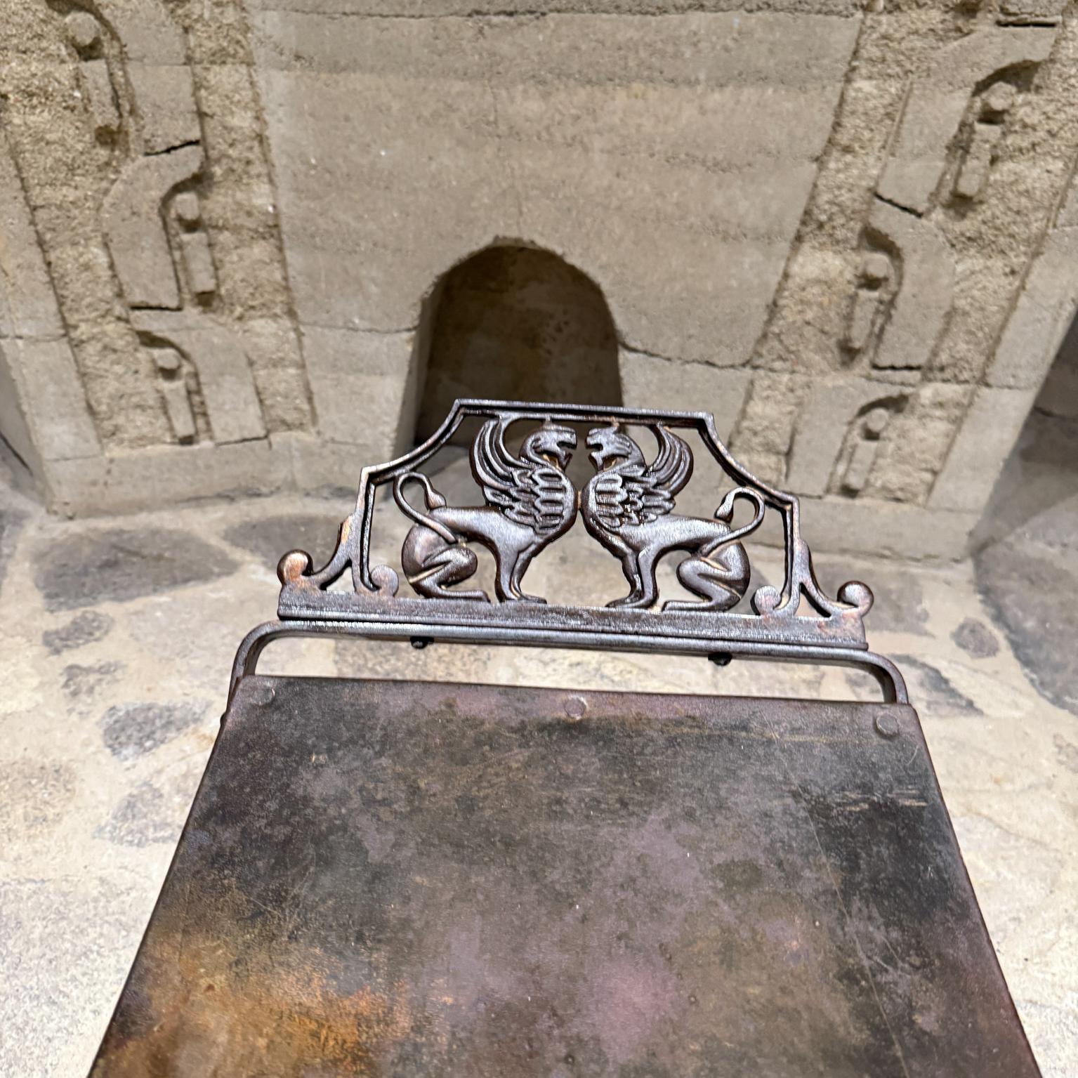 Tabouret de coiffeuse en fonte ancienne style Oscar Bach en vente 7