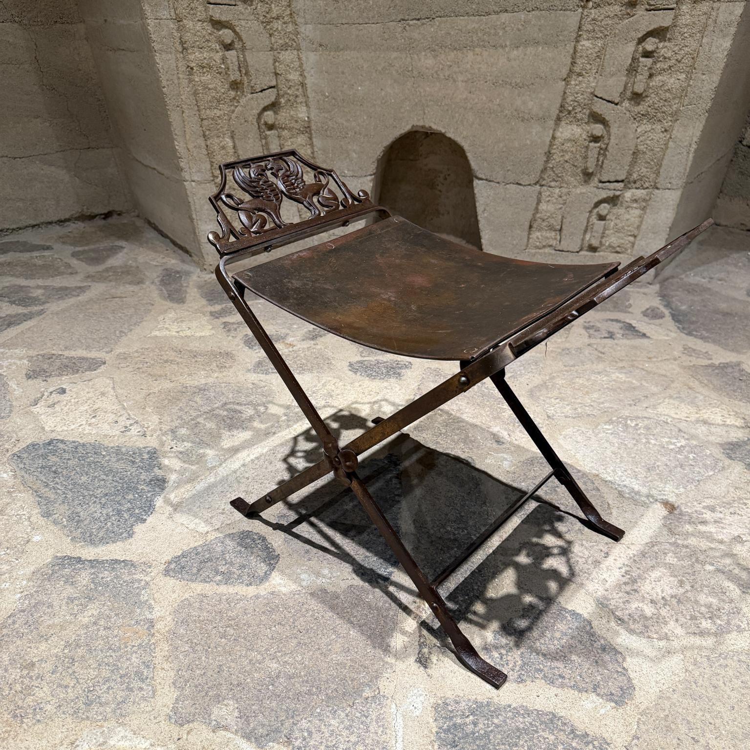 Tabouret de coiffeuse en fonte ancienne style Oscar Bach en vente 9