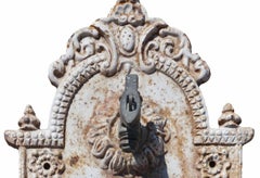 ANTIQUE CAST IRON WALL FOUNTAIN FROM THE EARLY 1900S 20th Century