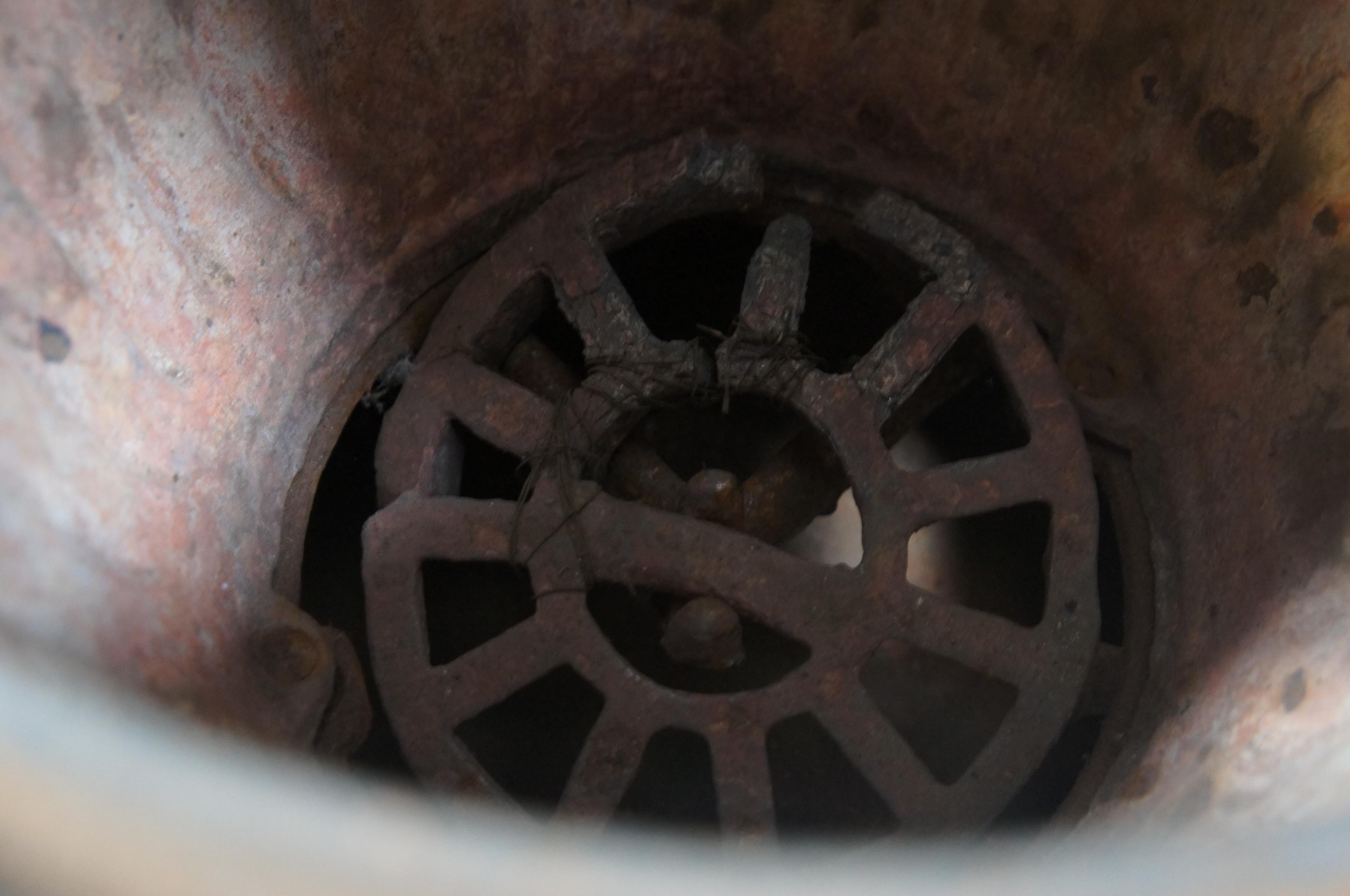 Antique Cast Iron Wood Burning Pot Belly Stove Railroad Sad Iron Stove Hook In Good Condition In Dayton, OH