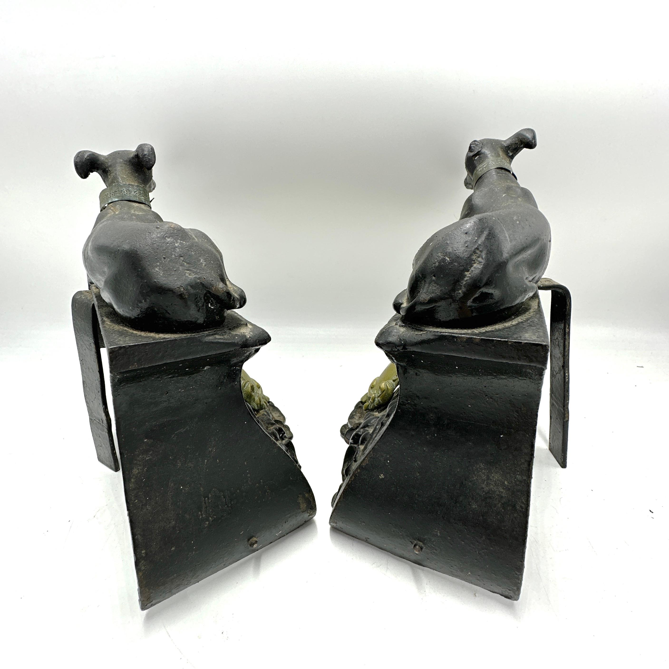Francese Antique French Greyhound Chenet in metallo fuso in vendita