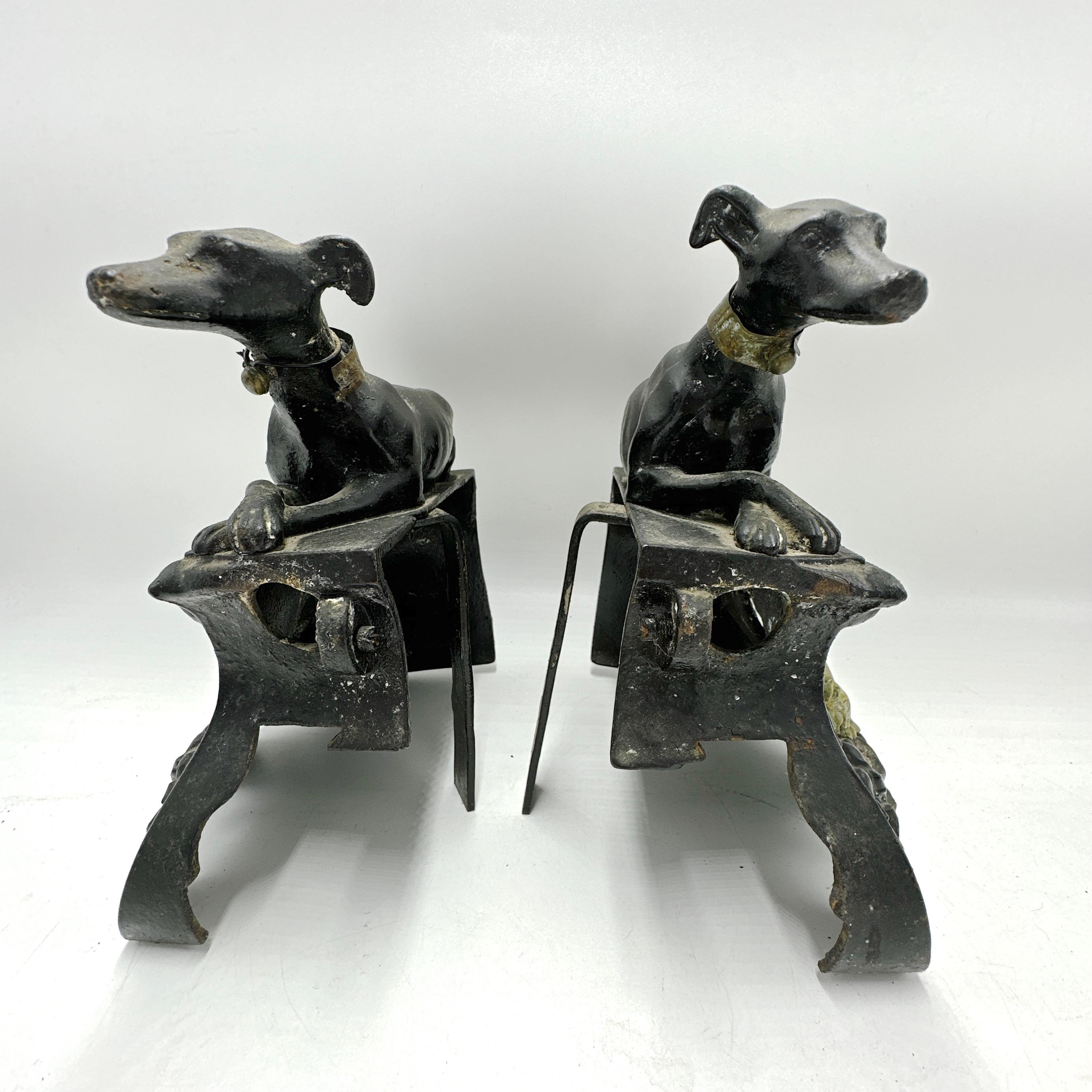 XIX secolo Antique French Greyhound Chenet in metallo fuso in vendita