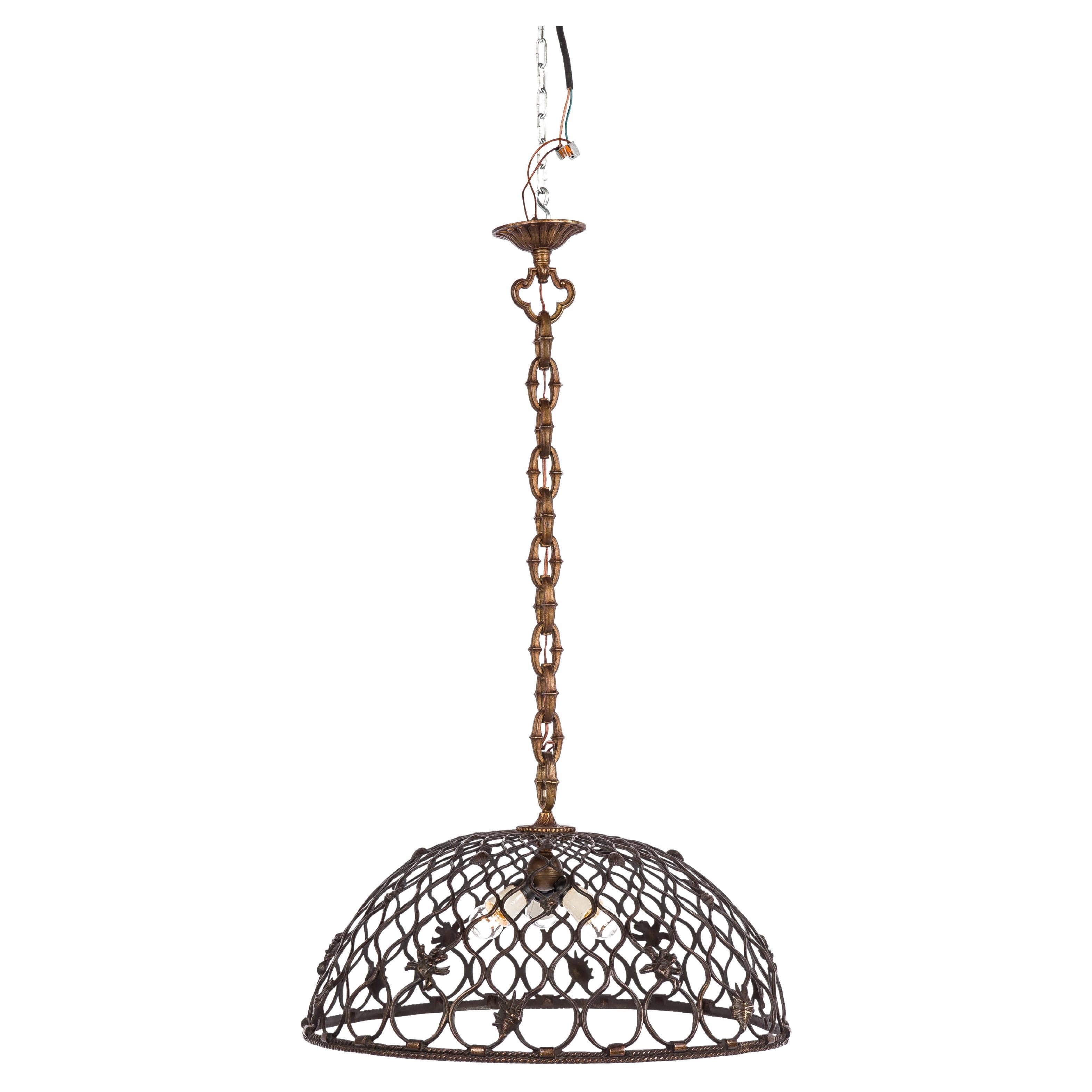 Pendentif ou lustre ancien en bronze patiné moulé avec grues et coquillages