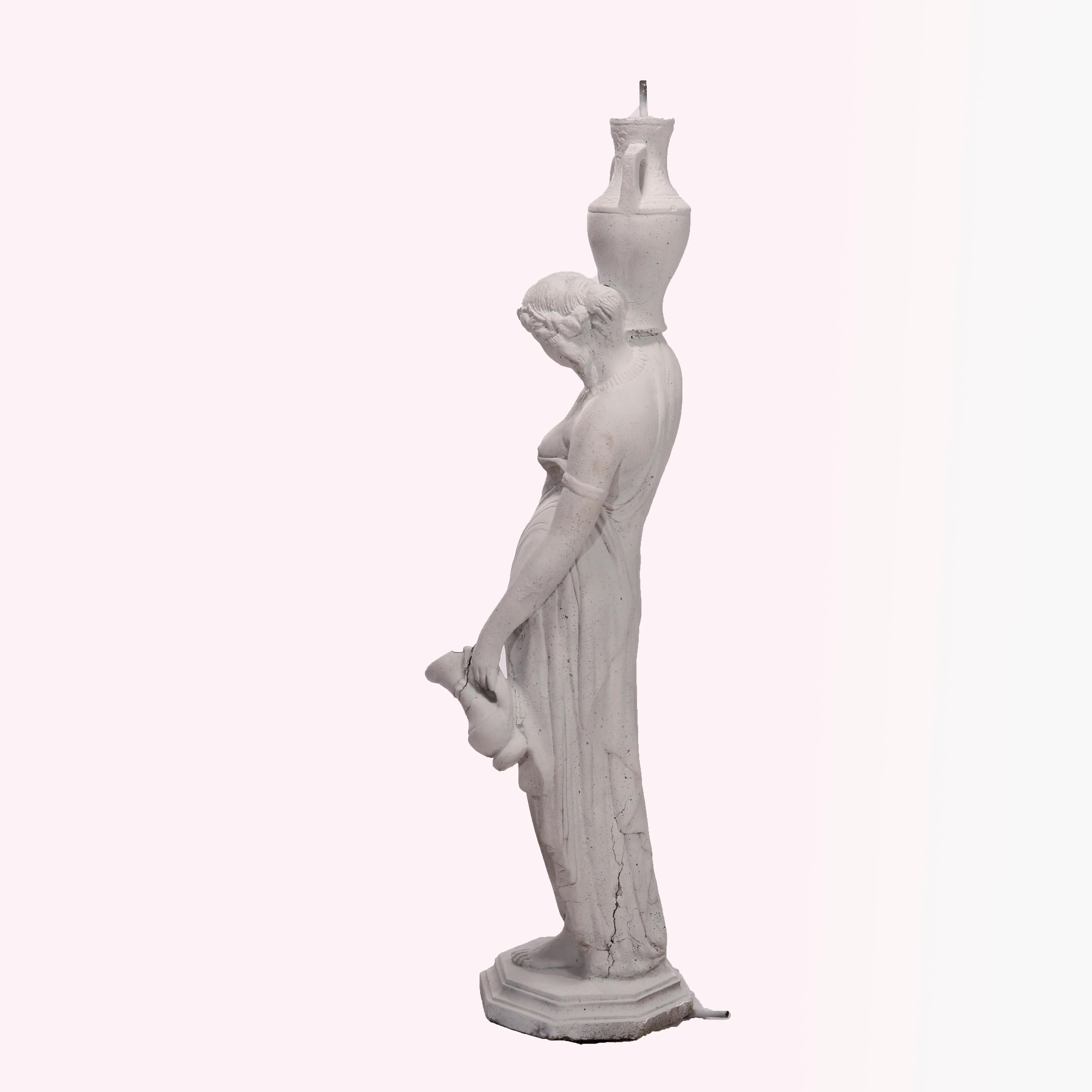 Antike antike Gartenbrunnenfigur aus Steinguss mit klassischer Frau und Gefäß, um 1920 (Geformt)